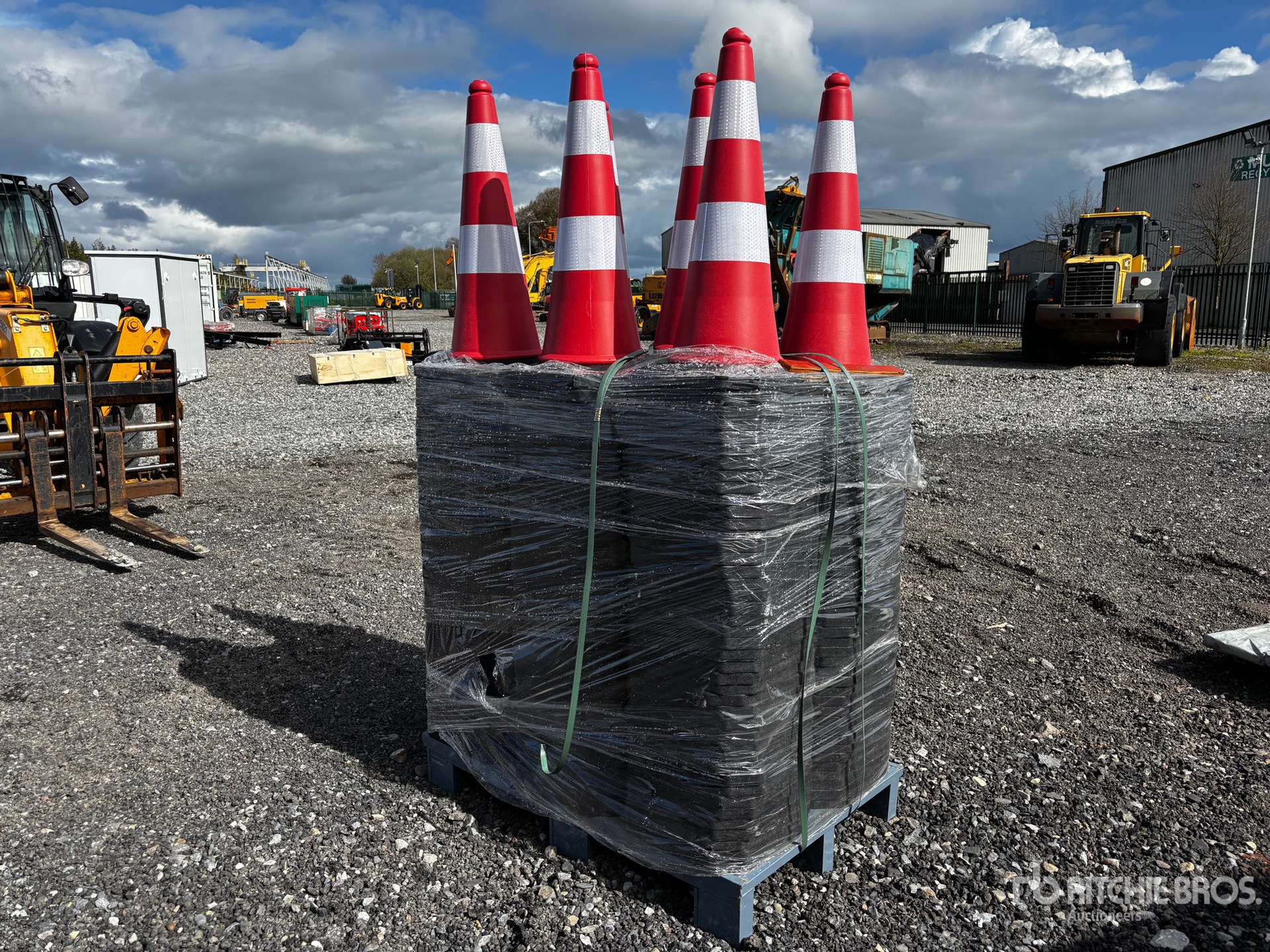 General Appearance with Bild, Ecke hinten links