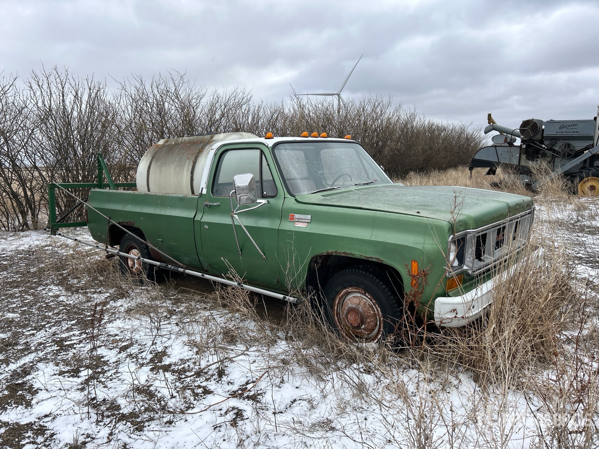 General Appearance with Image, coin avant droit