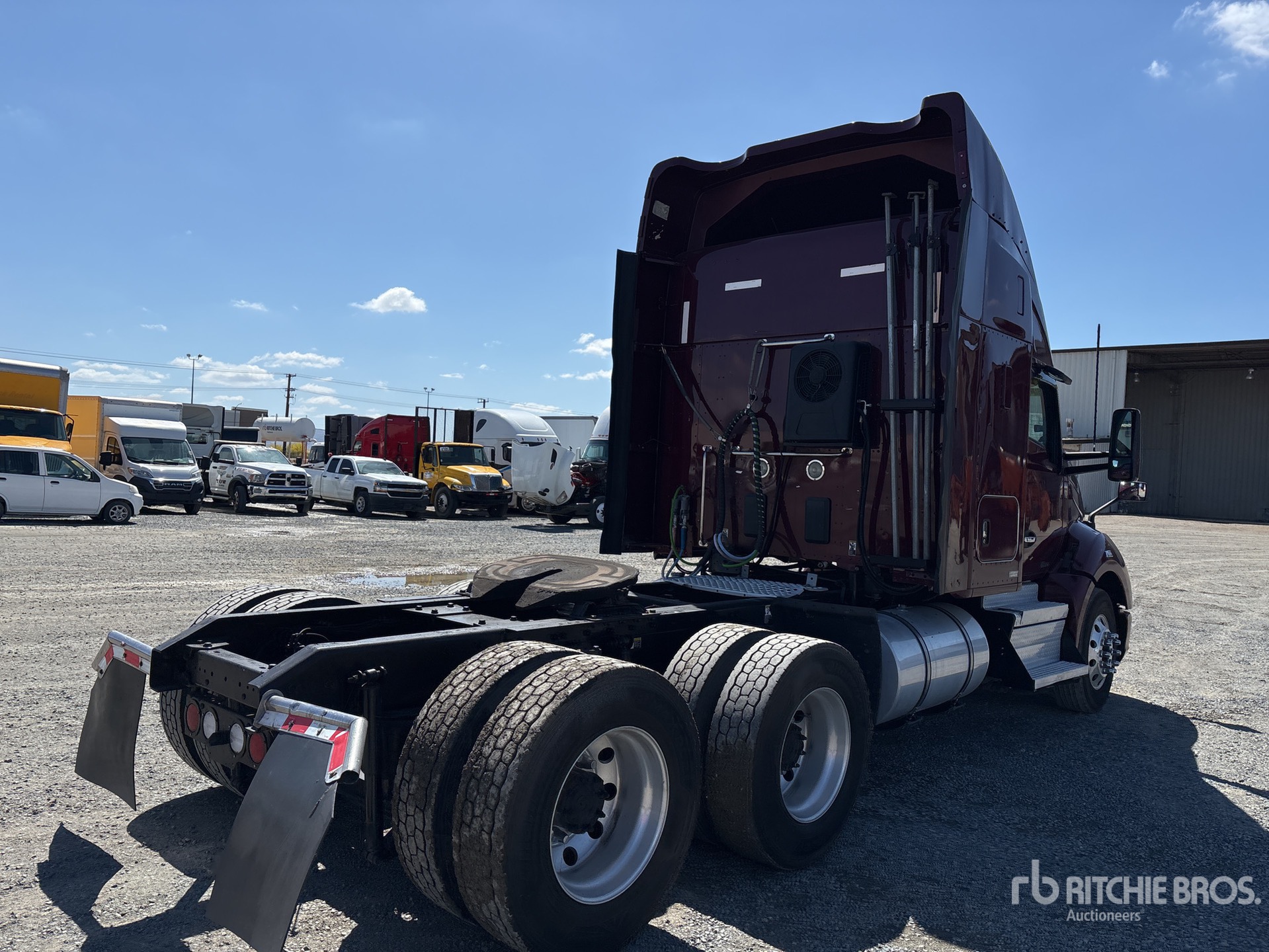 Aspect général with Image, coin arrière droit