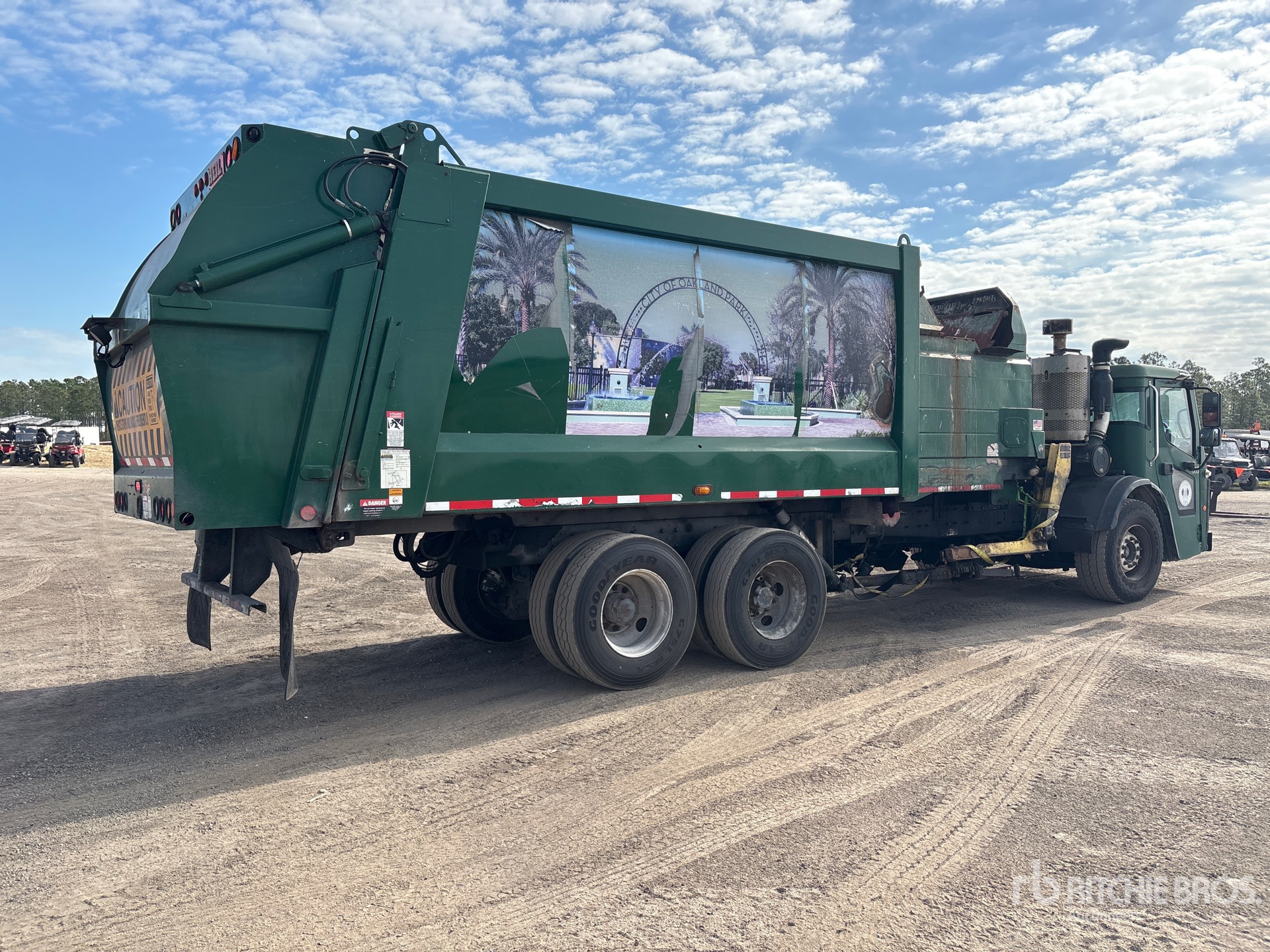 General Appearance with Imagen: esquina trasera derecha