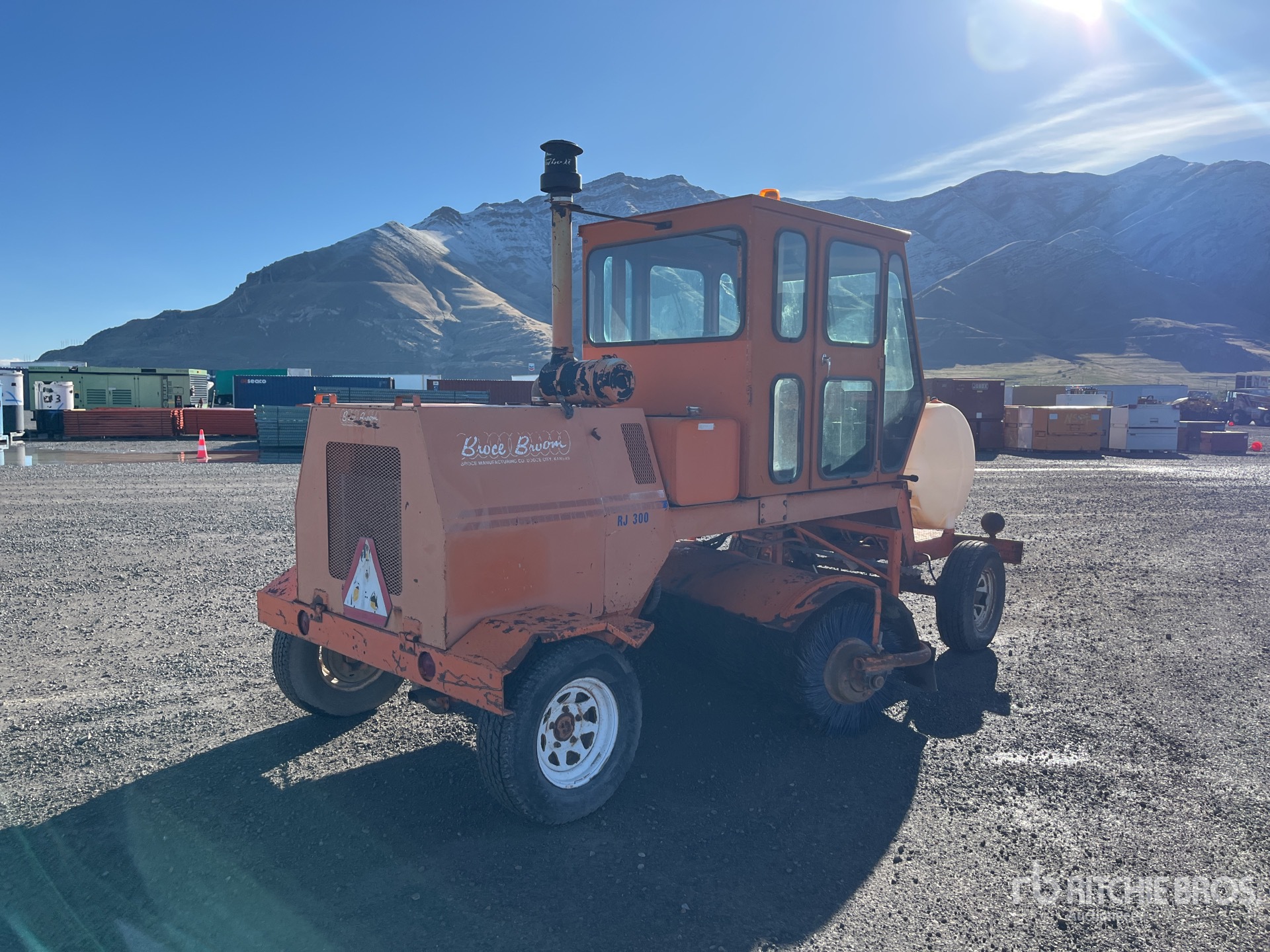 Aspect général with Image, coin arrière droit
