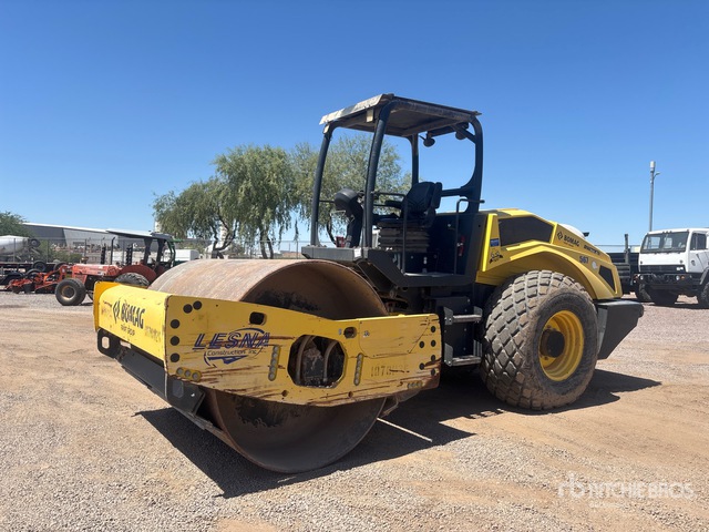 2017 Bomag Bw211d-5 Smooth Drum Compactor