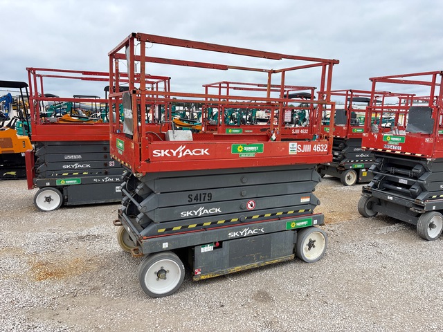 2015 Skyjack SJIII 4632 Electric Scissor Lift