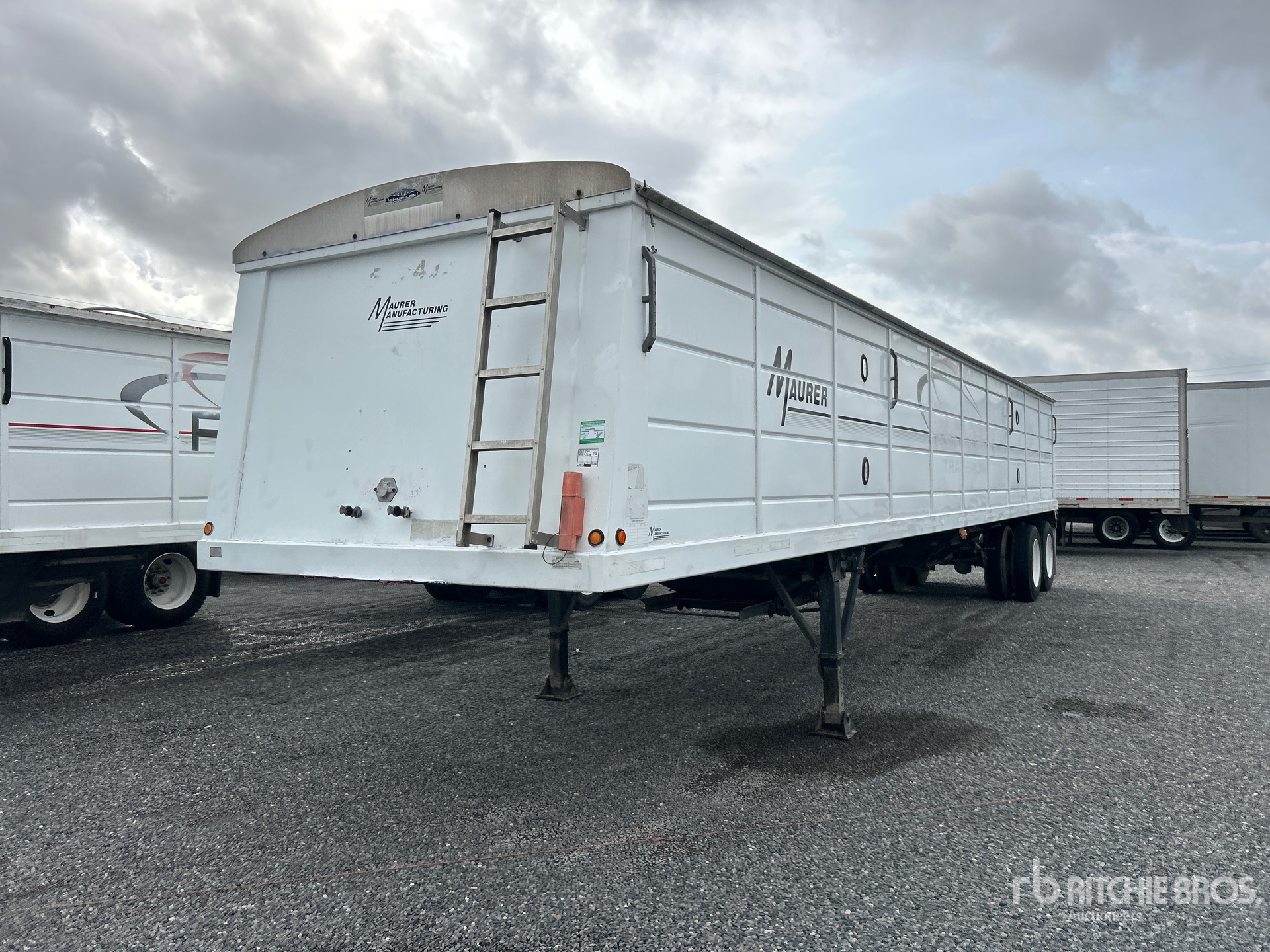 General Appearance with Image, coin avant gauche