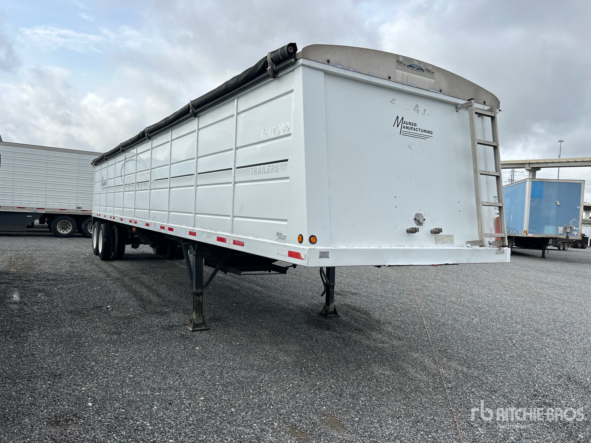 General Appearance with Image, coin avant droit