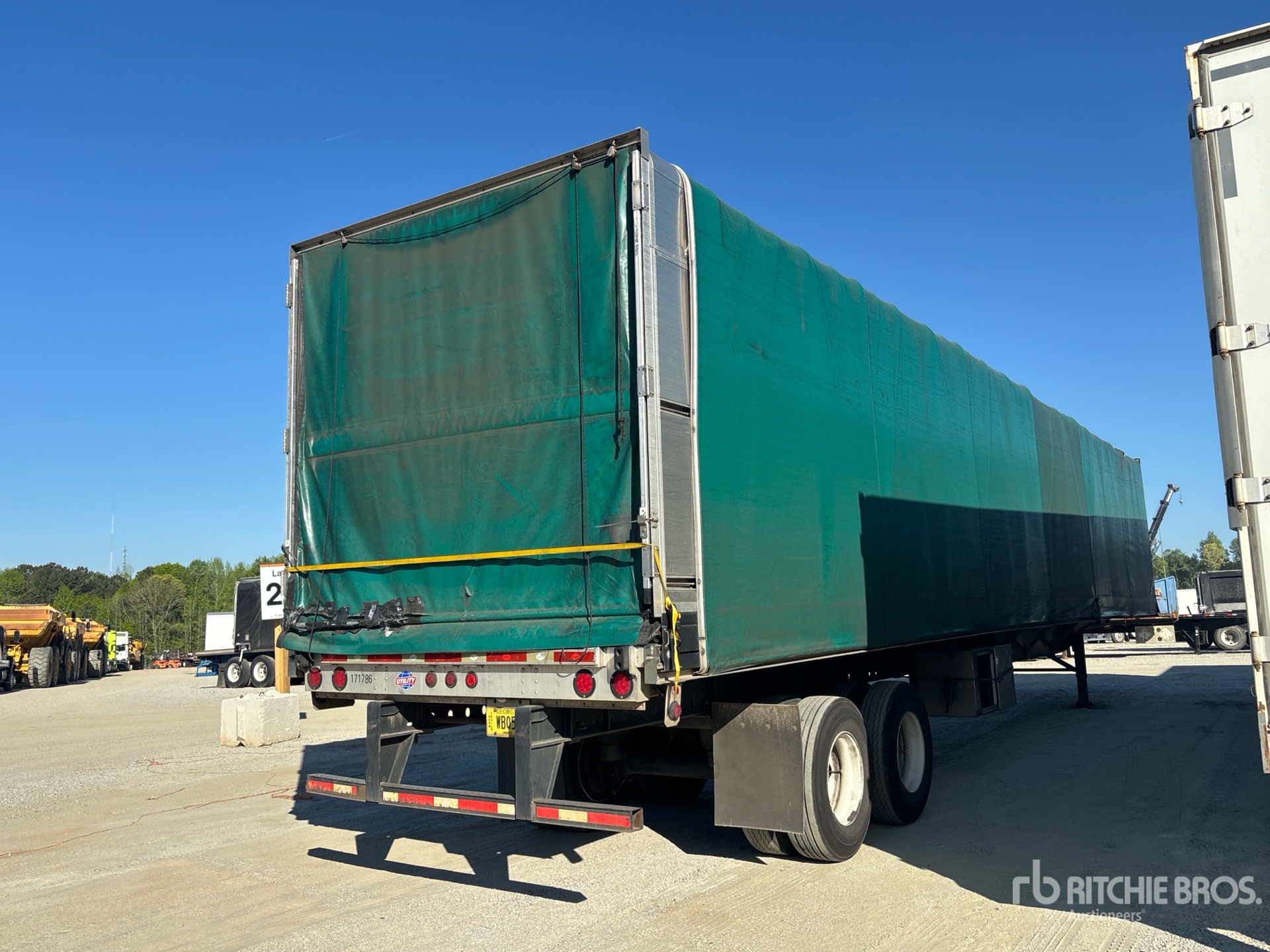 Aspect général with Image, coin arrière droit