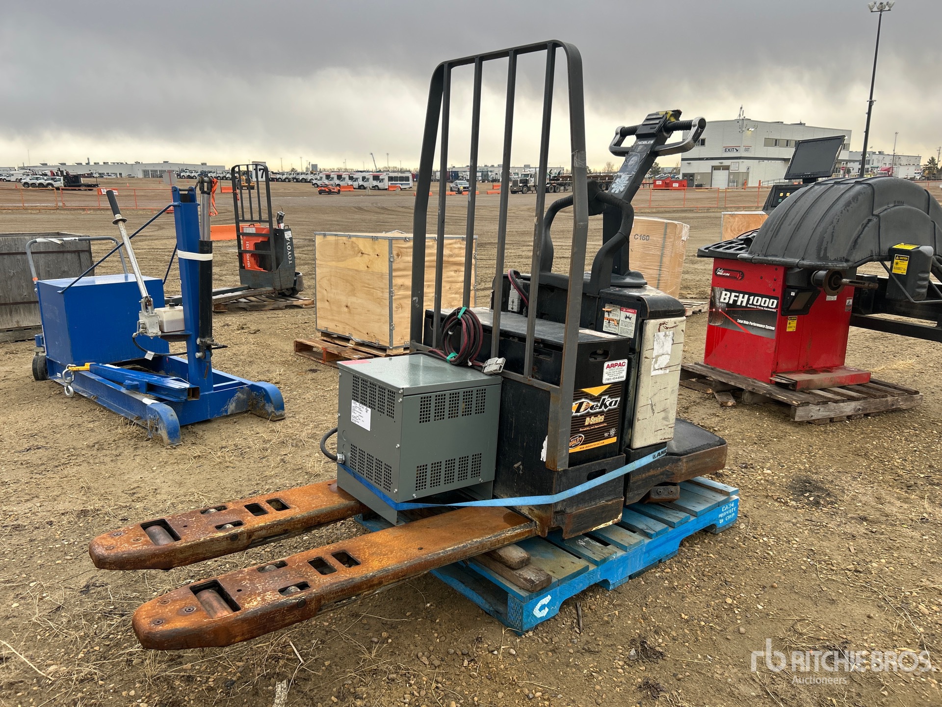 General Appearance with Picture, Left Front Corner