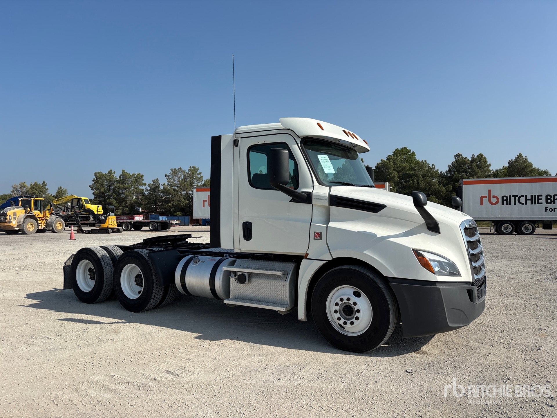 2018 Freightliner CASCADIA 126