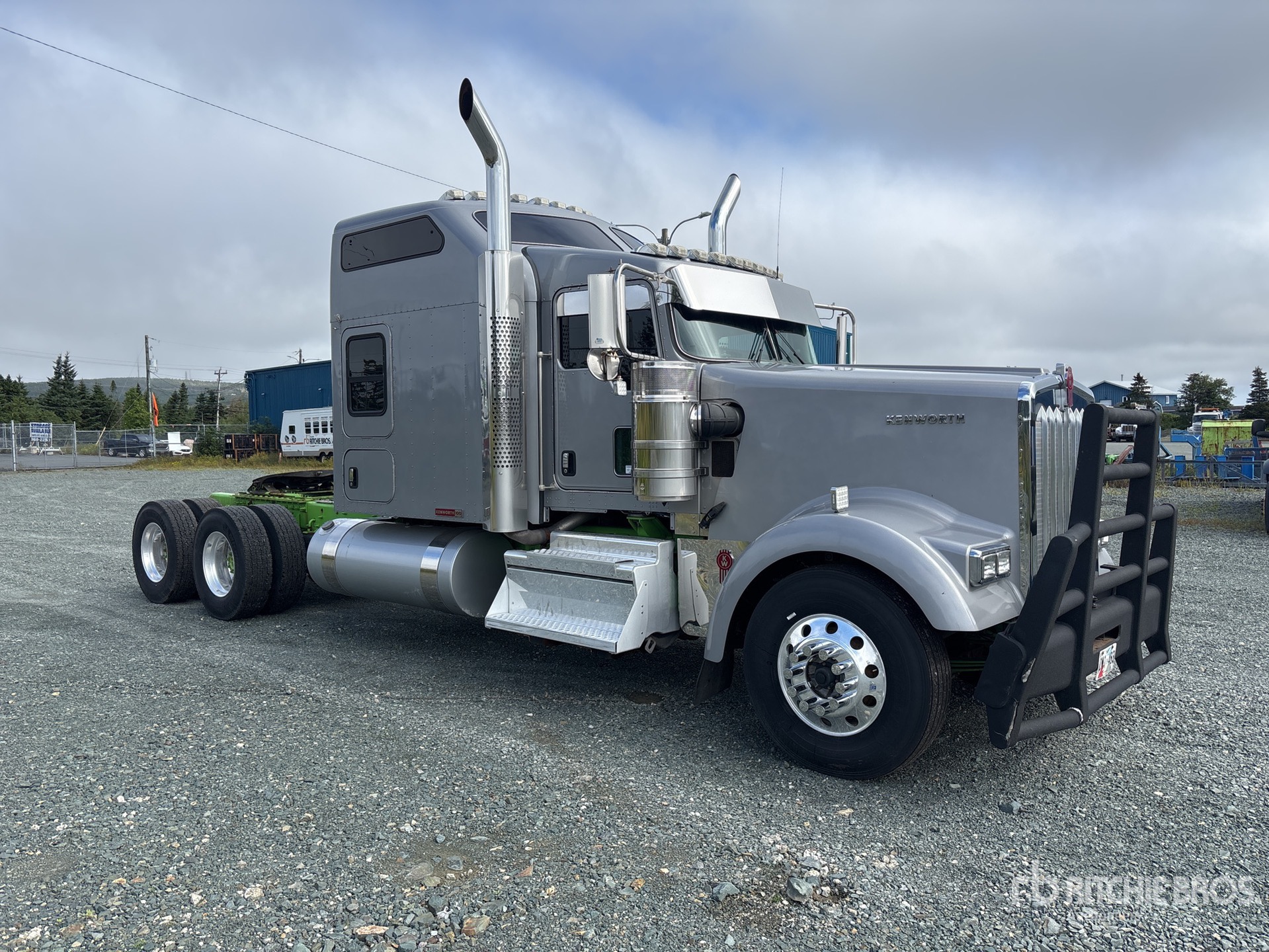 2024 Kenworth W900