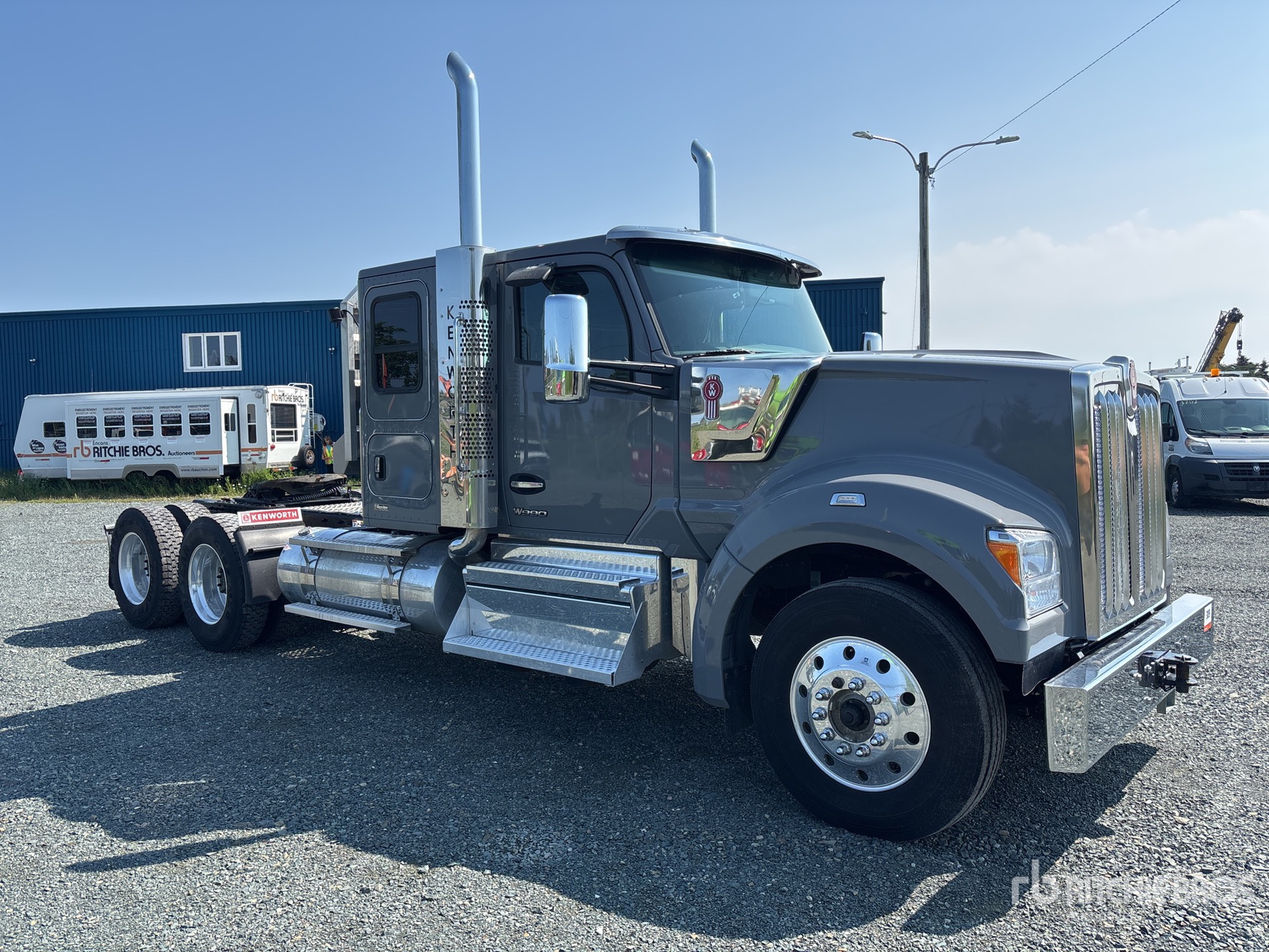 2025 Kenworth W990