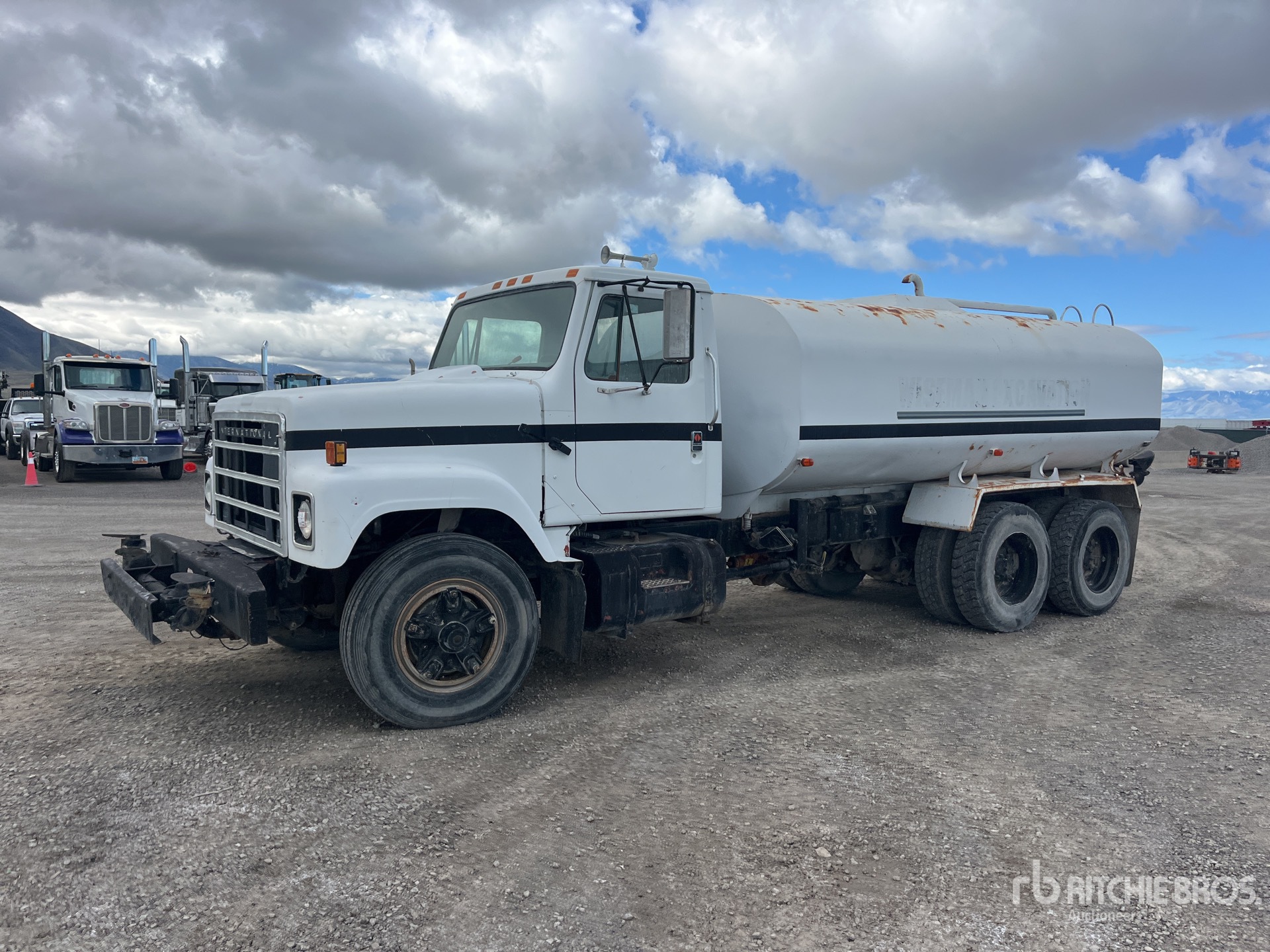 Aspect général with Image, coin avant gauche