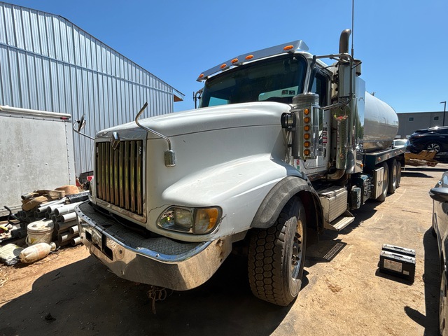 2009 NVE on 2009 International 5900I 8x4 Vacuum Tanker Truck
