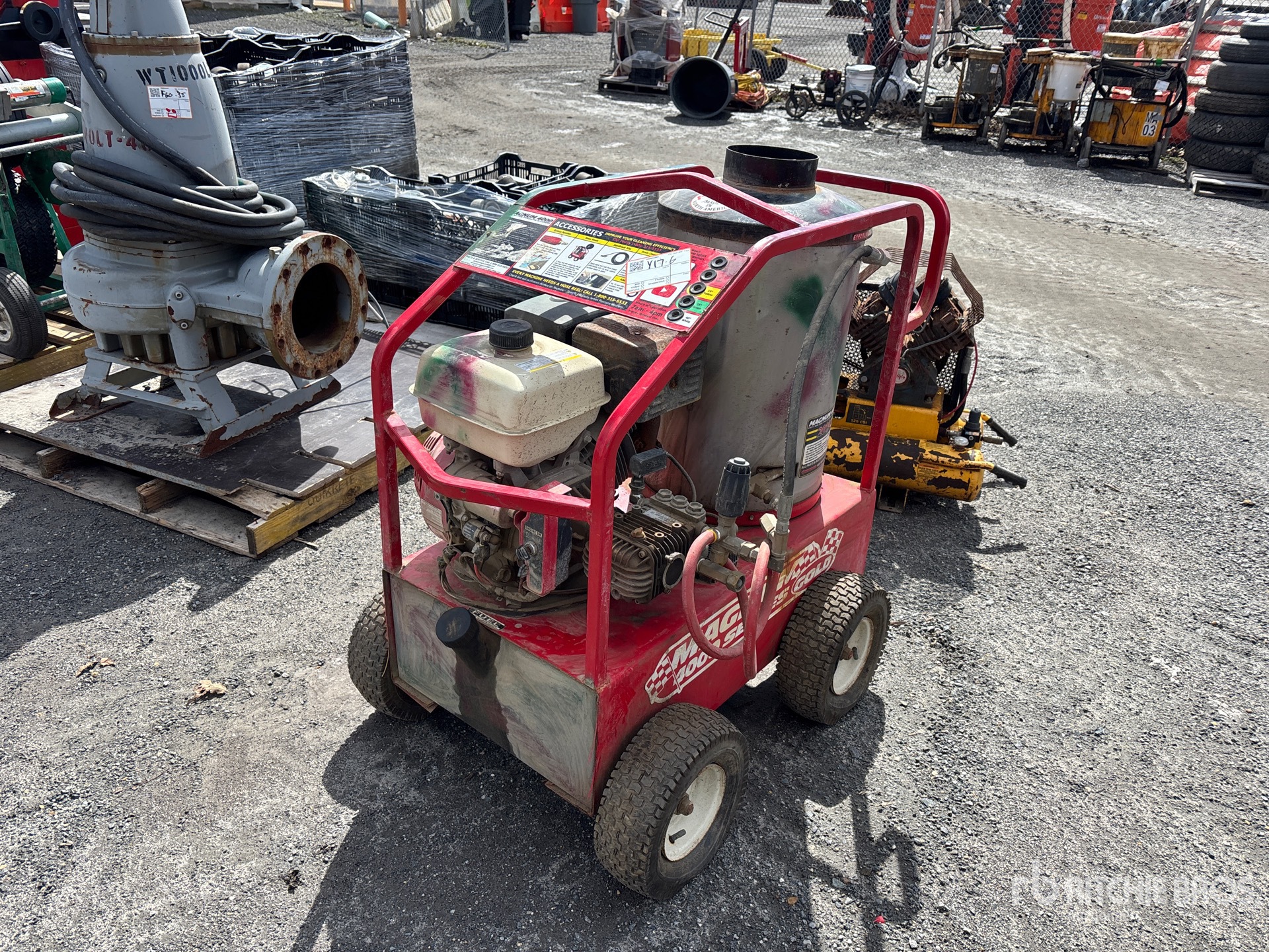 General Appearance with Bild, Ecke vorne links