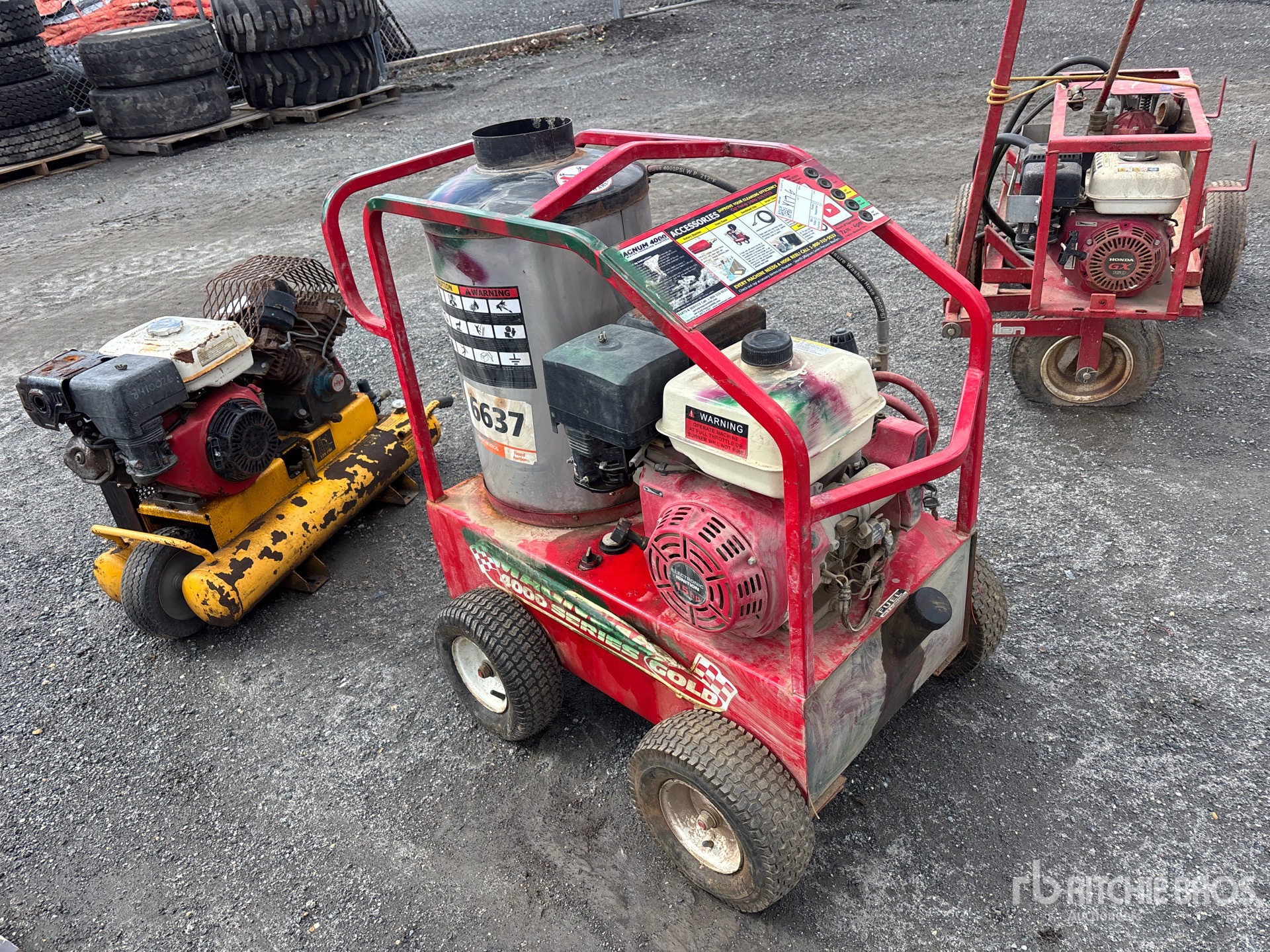 General Appearance with Bild, Ecke vorne rechts