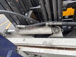 Hydraulics with Fork Positioning Cylinder (on fork carriage)