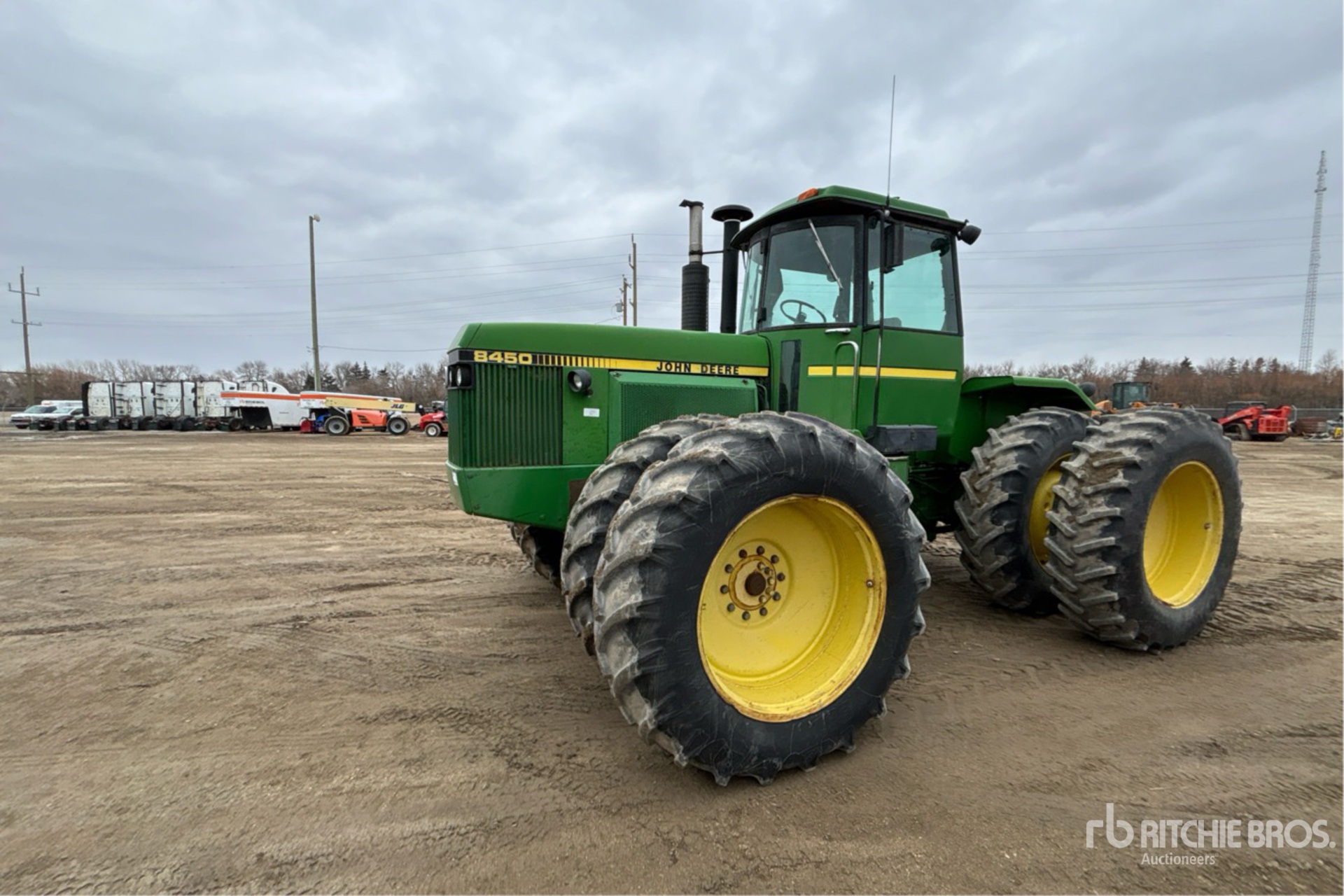 General Appearance with Foto, angolo anteriore sinistro