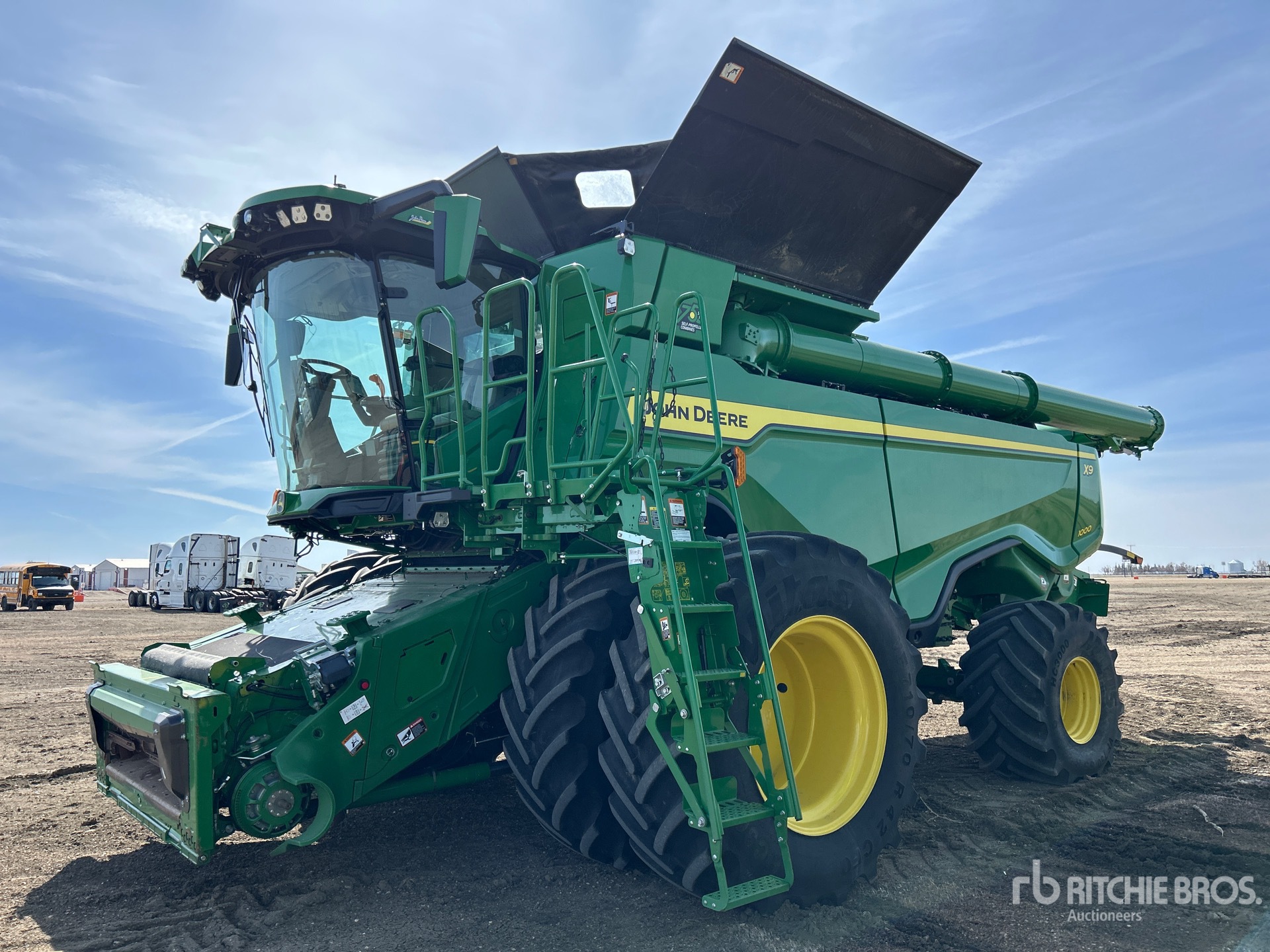 Photo of a 2022 John Deere X91000