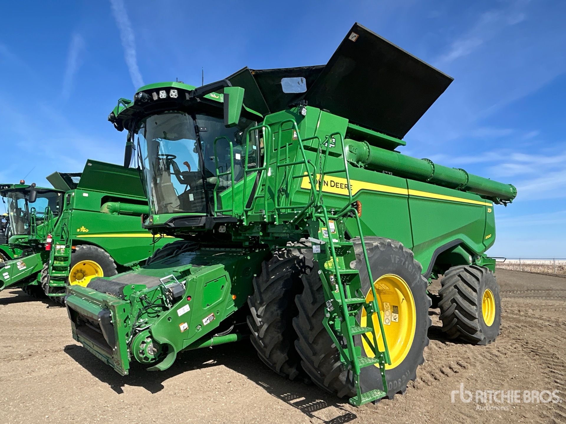 Photo of a 2022 John Deere X91000