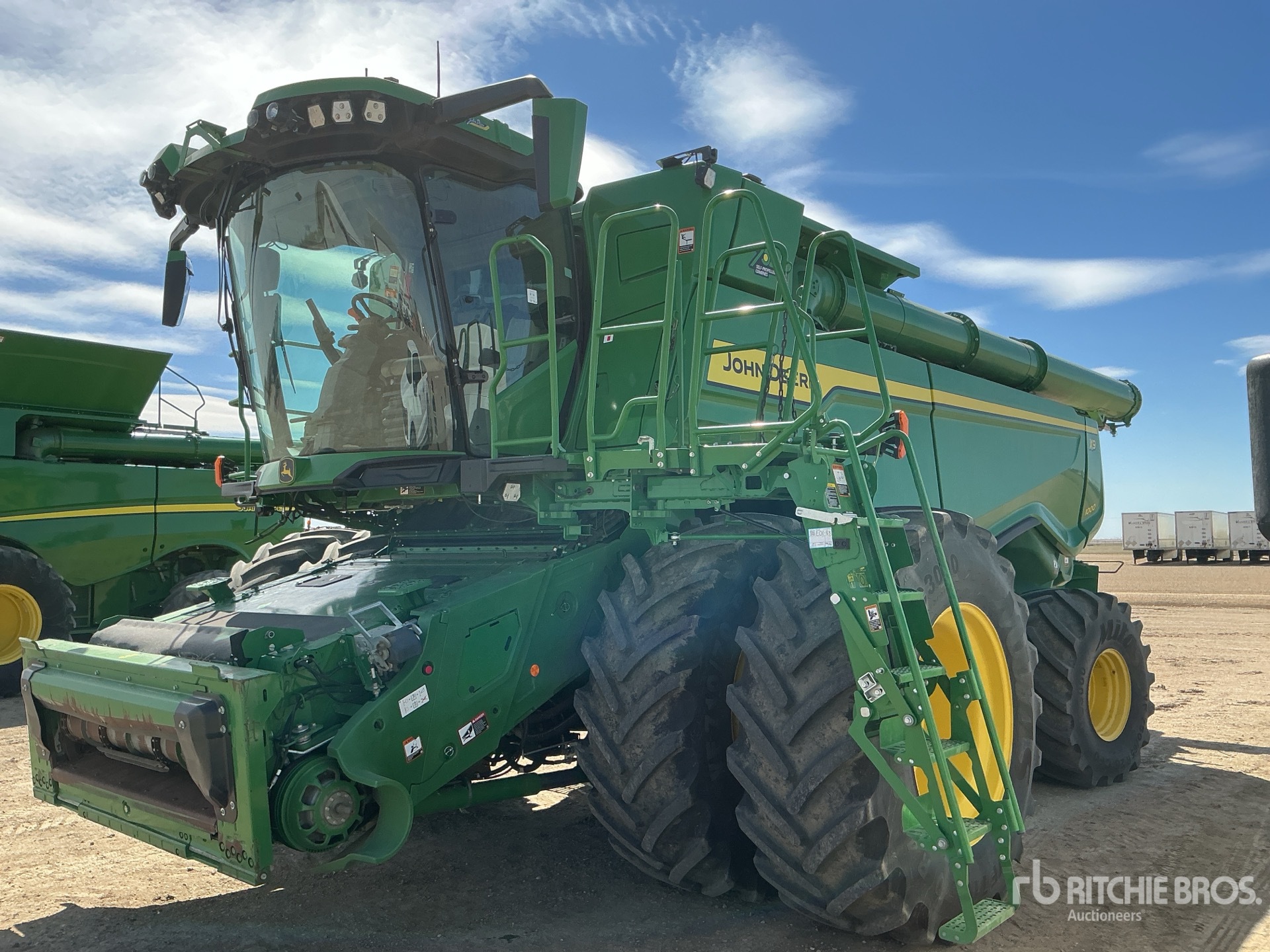 Photo of a 2022 John Deere X91000