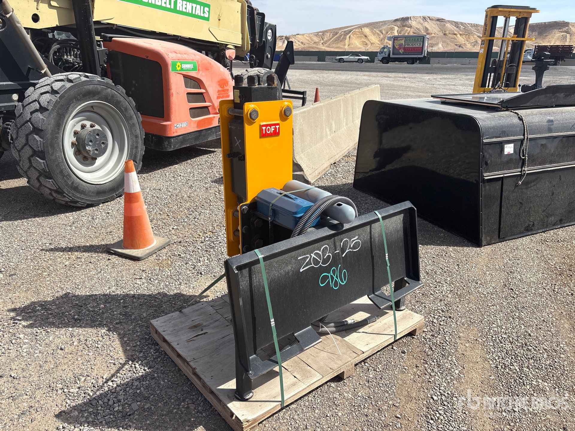 General Appearance with Picture, Right Front Corner