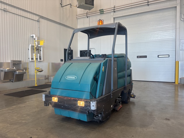 Tennant Ride-On Floor Sweeper