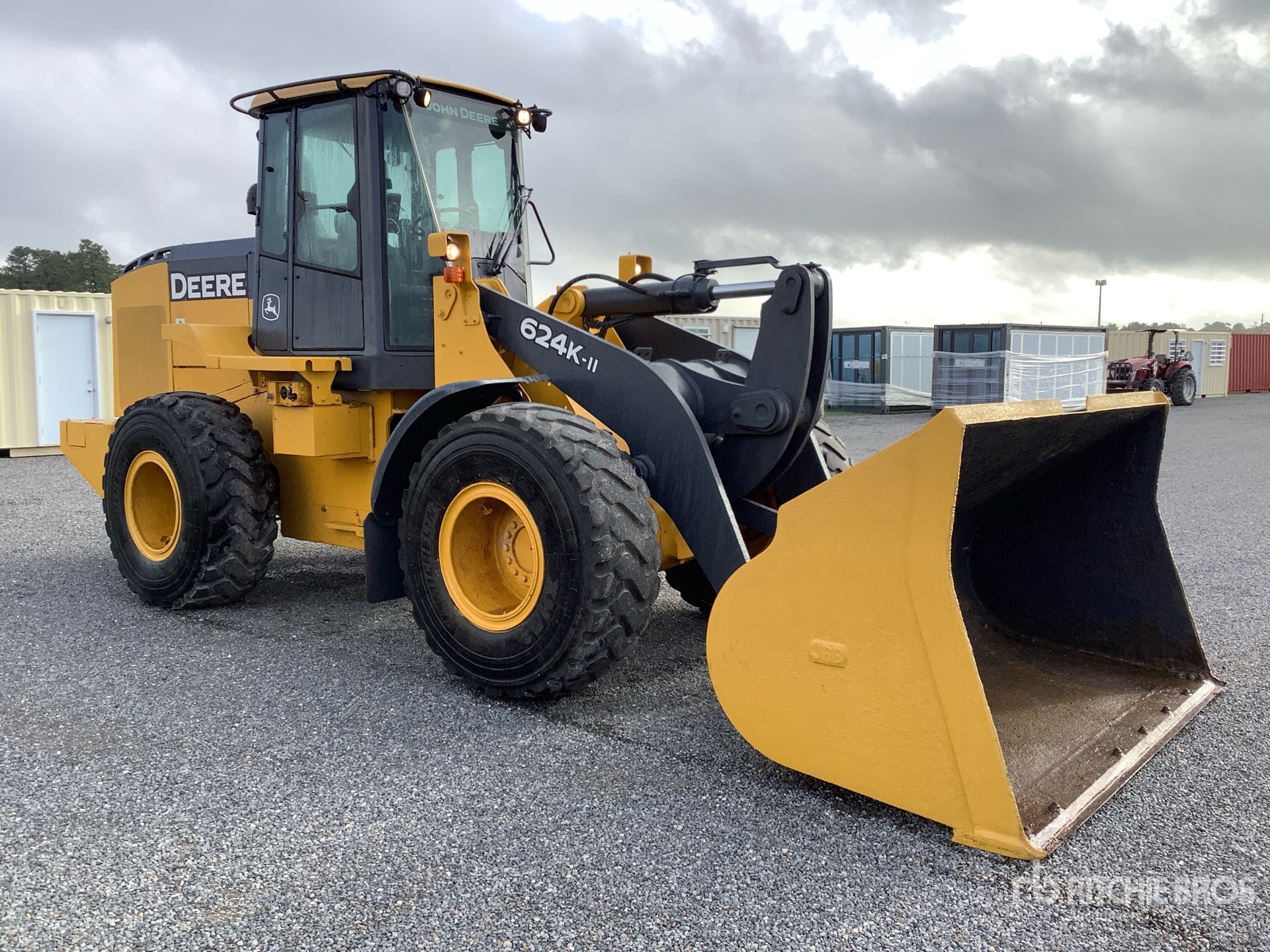 General Appearance with Bild, Ecke vorne rechts