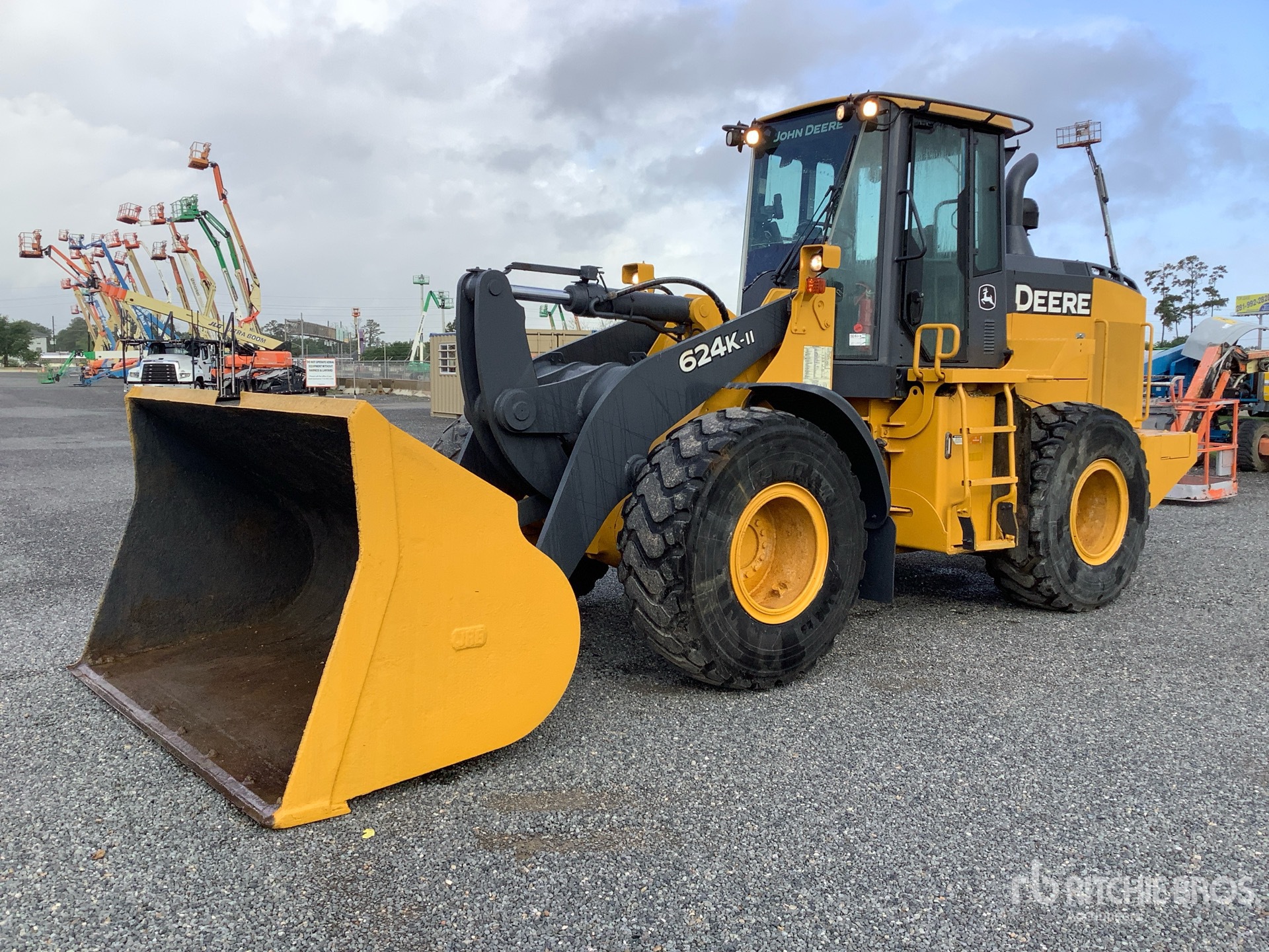 General Appearance with Bild, Ecke vorne links