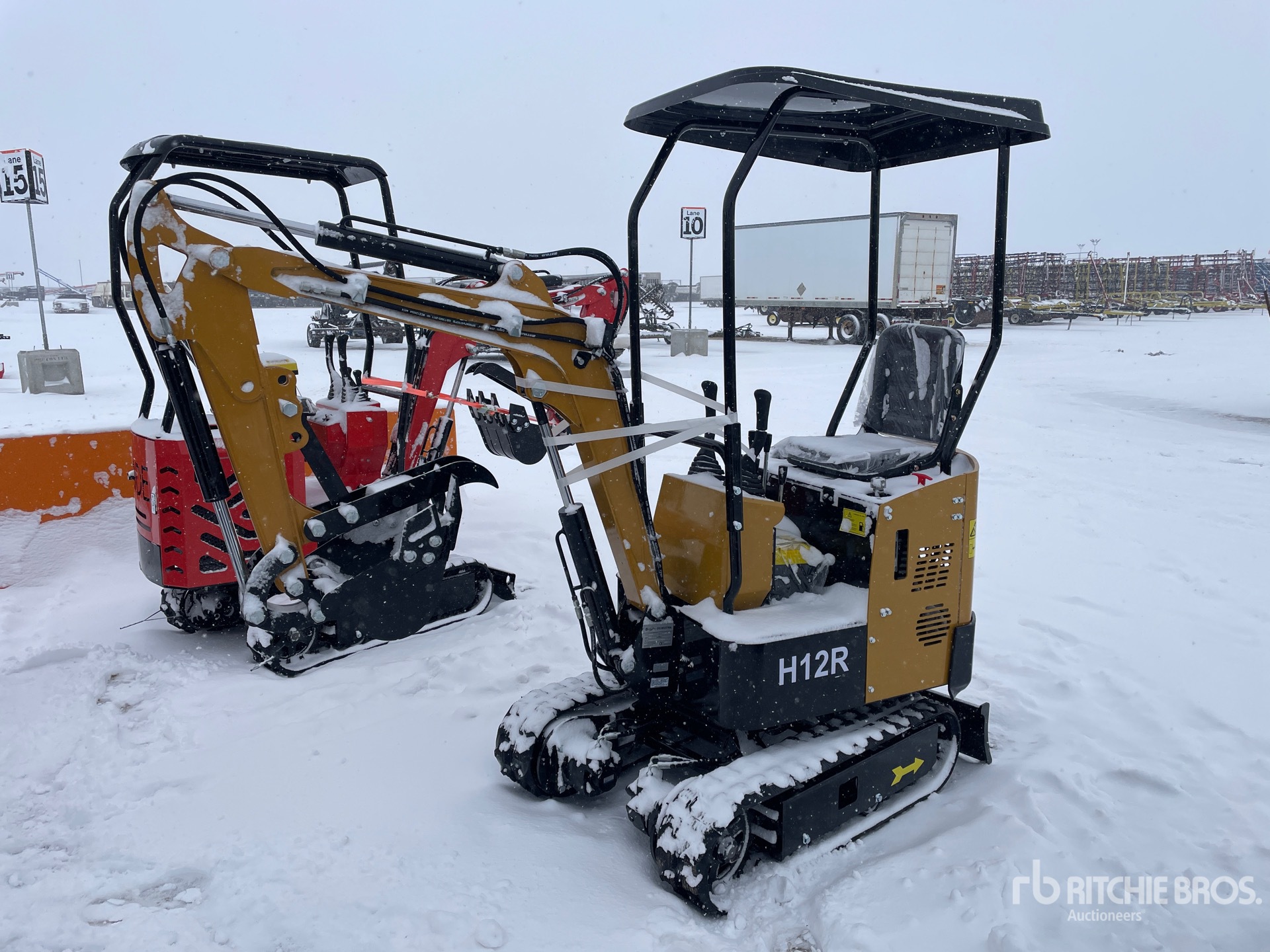 General Appearance with Picture, Left Front Corner