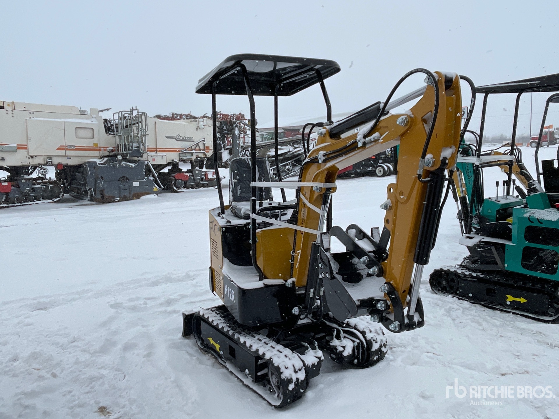 General Appearance with Picture, Right Front Corner