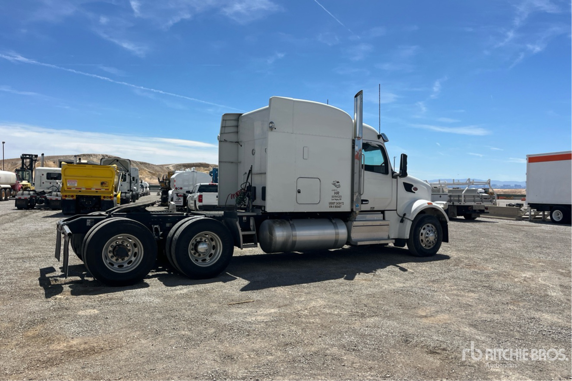 2023 Peterbilt 567