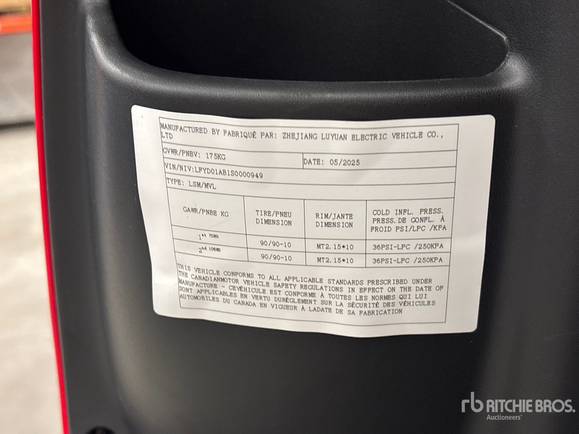 General Appearance with Numéro de série/Numéro d'identification du véhicule automobile