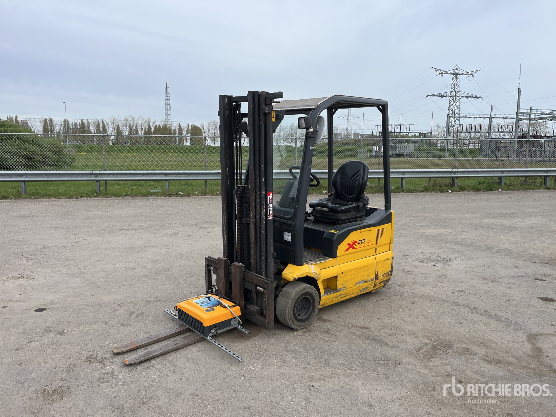 General Appearance with Picture, Left Front Corner