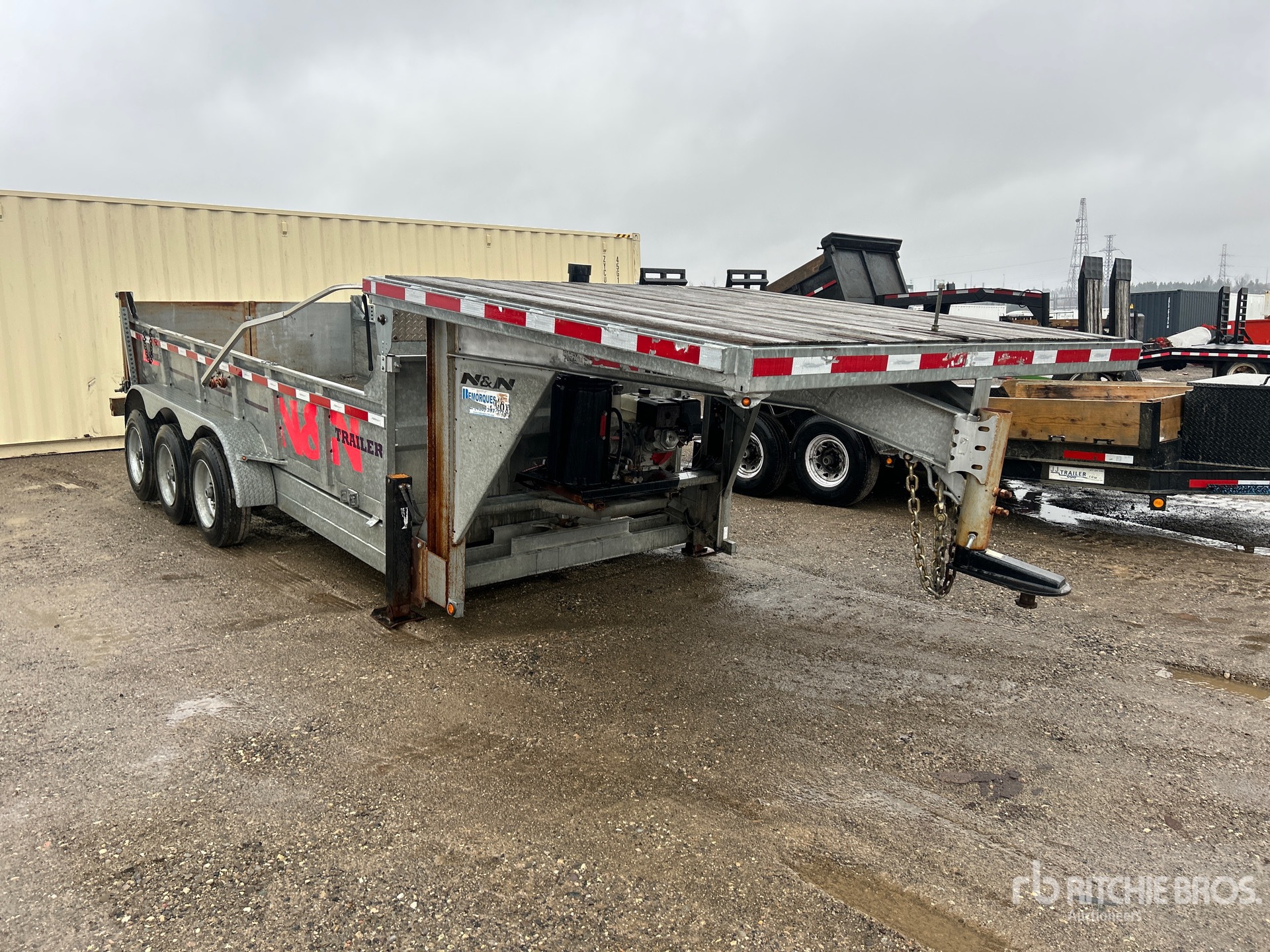 General Appearance with Image, coin avant droit