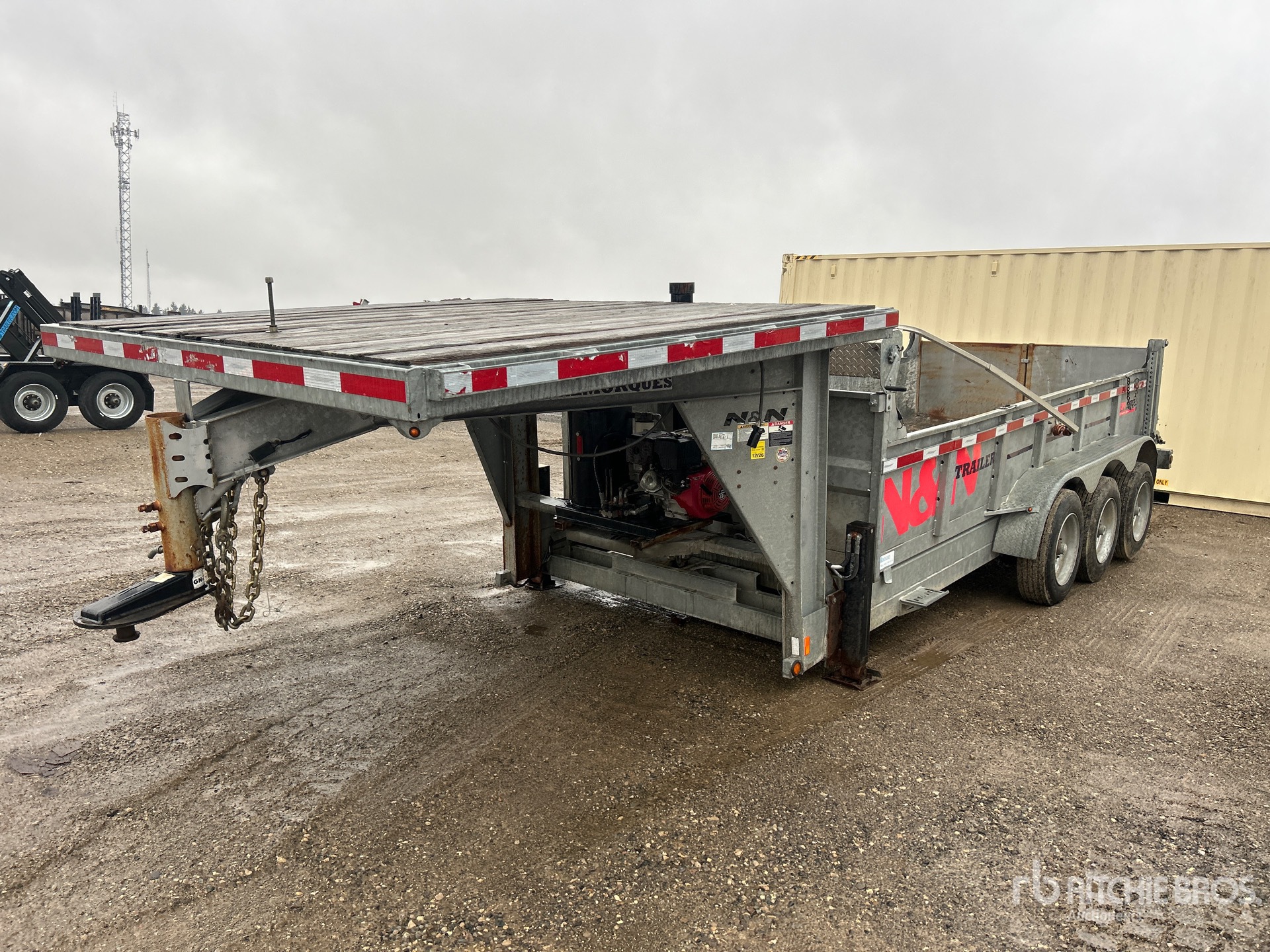 General Appearance with Image, coin avant gauche