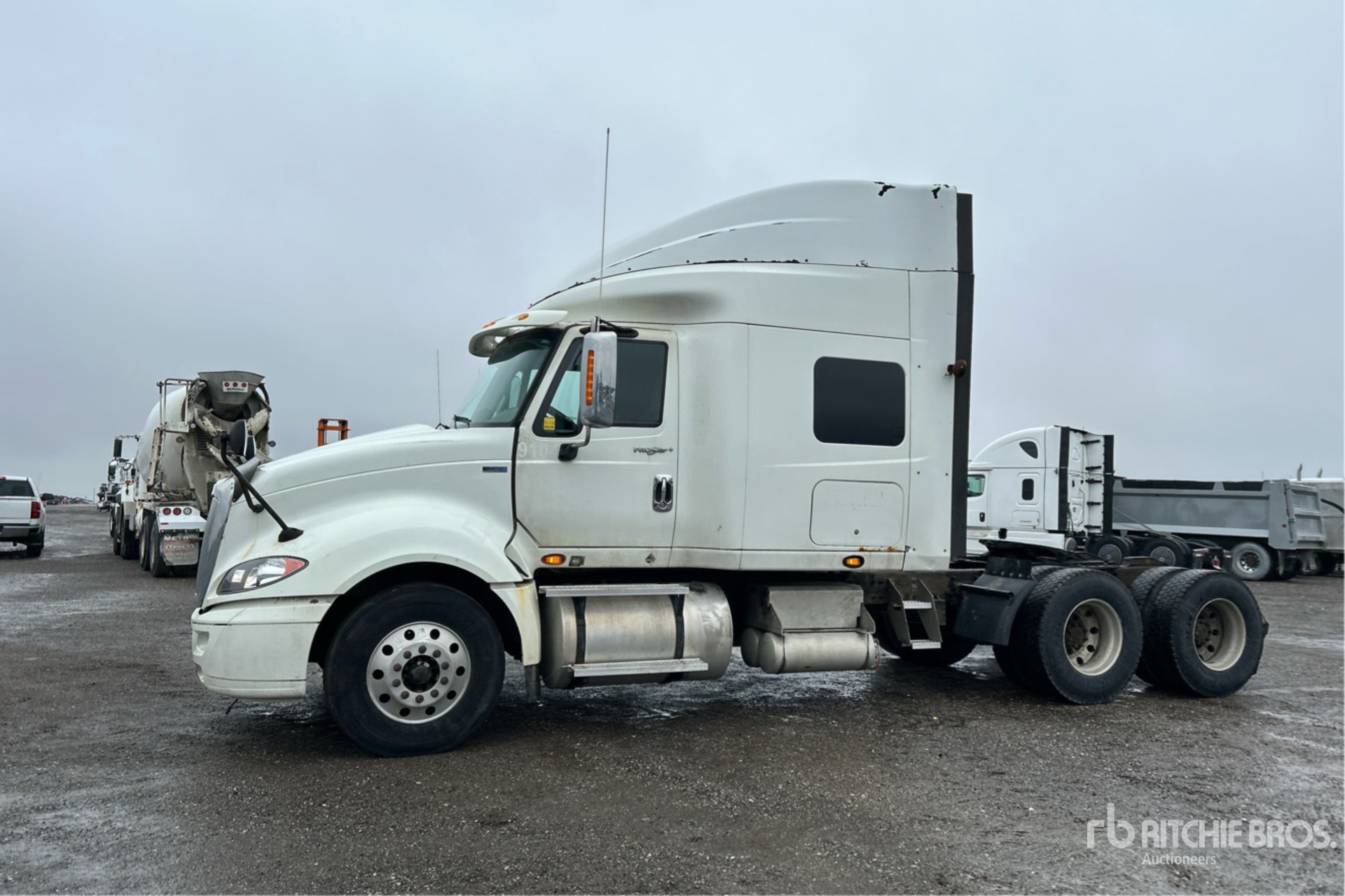 General Appearance with Picture, Left Front Corner