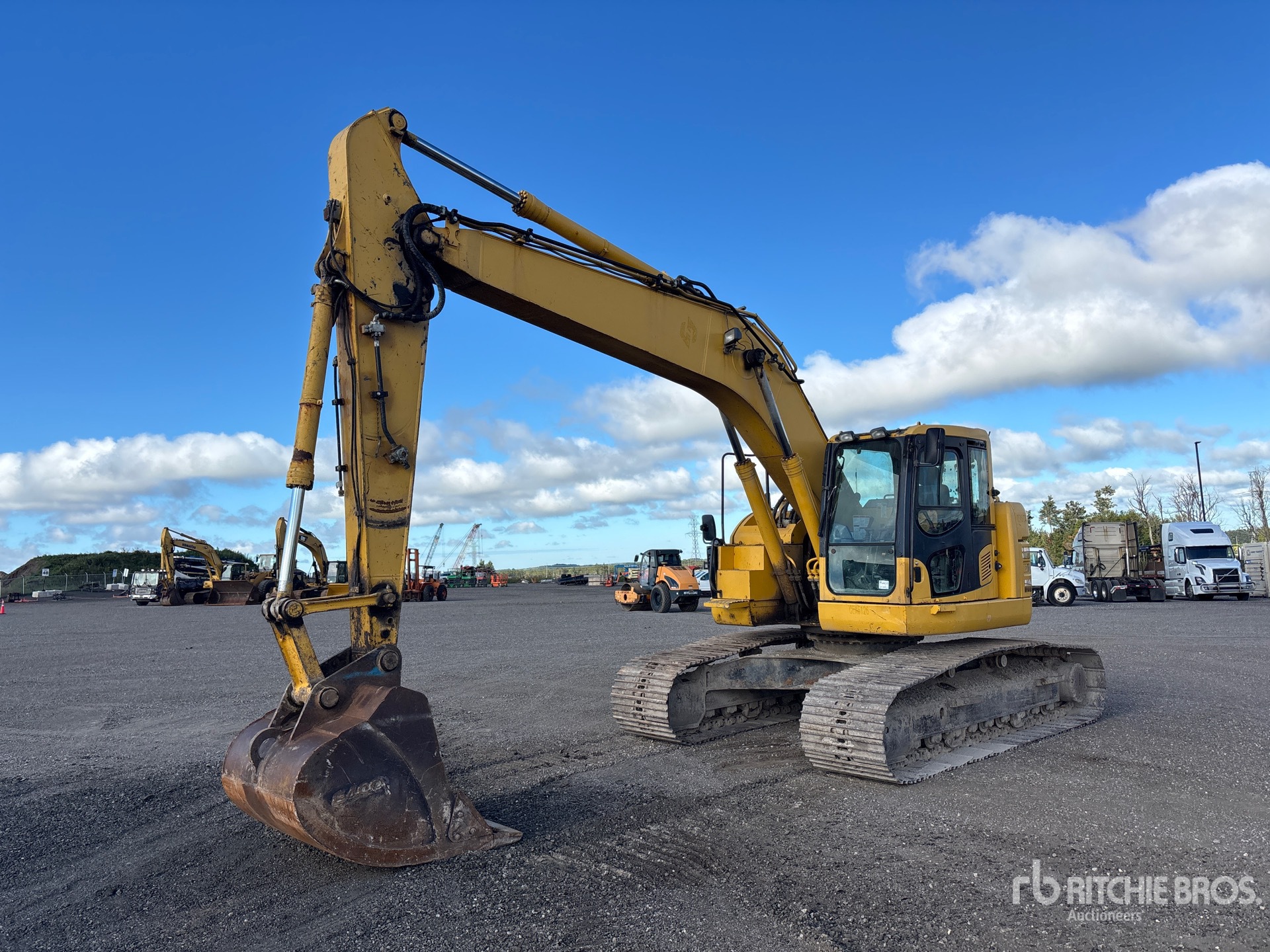 Photo of 2011 Komatsu PC228USLC-8