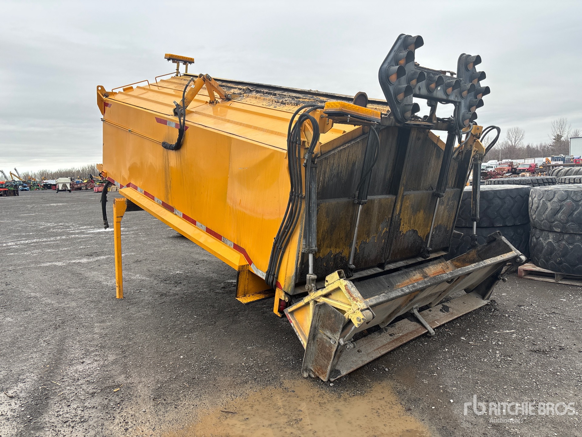 General Appearance with Imagen: esquina trasera izquierda