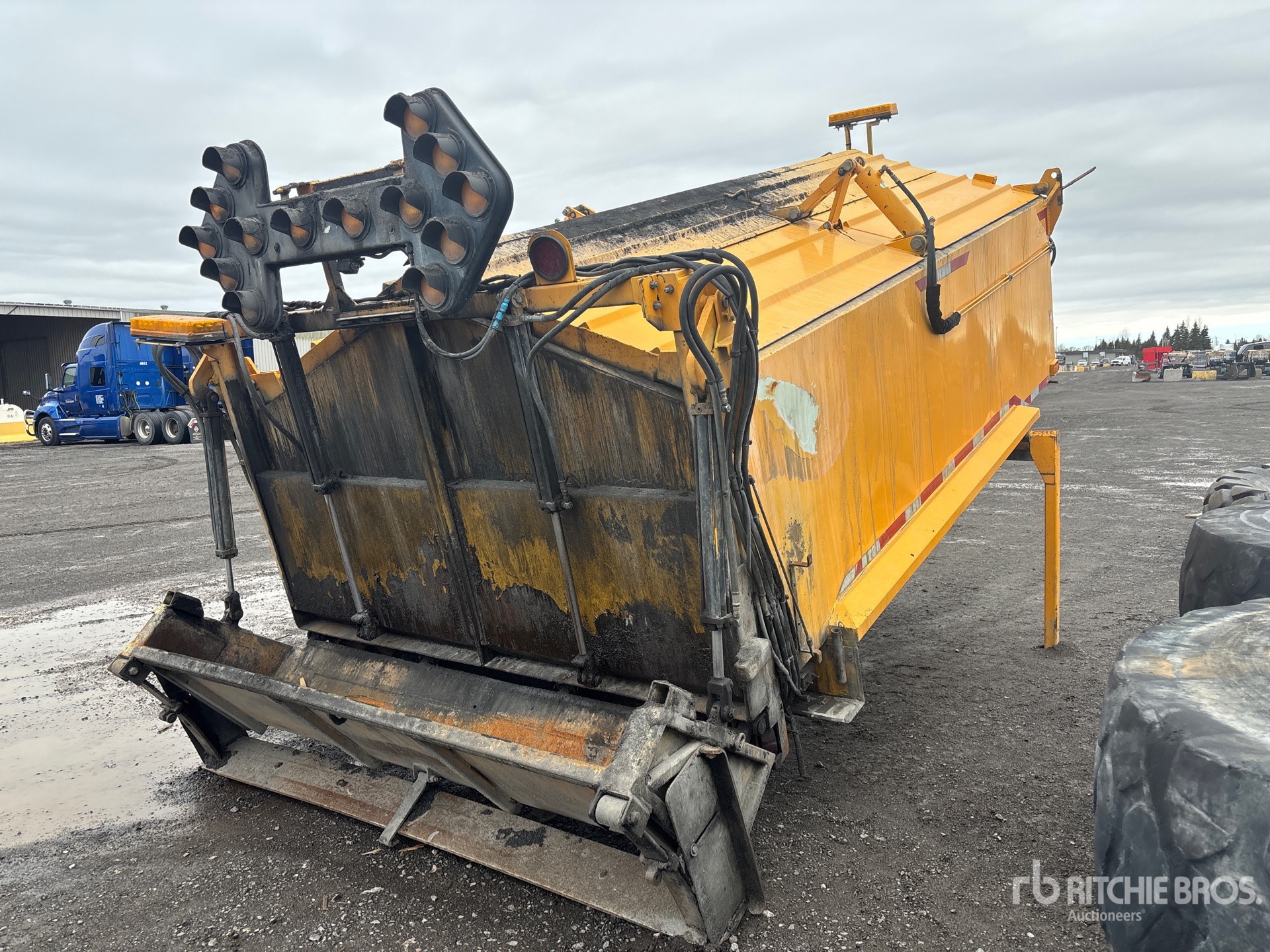 General Appearance with Imagen: esquina trasera derecha