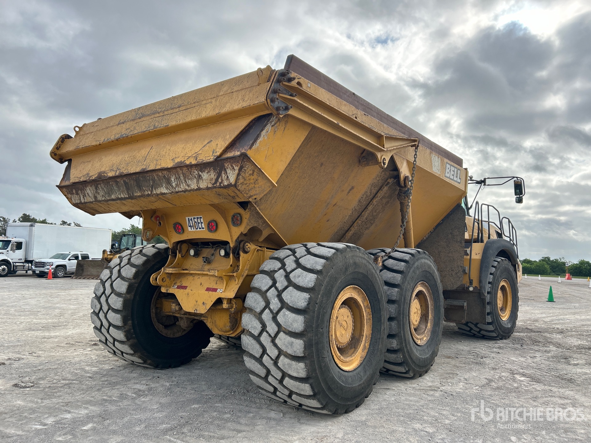 General Appearance with Picture, Right Rear Corner