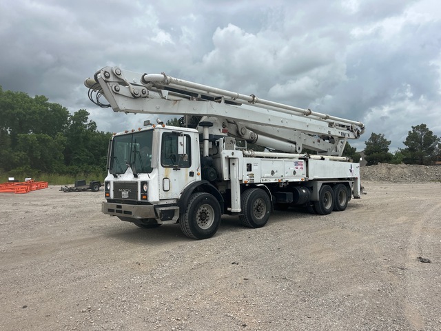 2004 Schwing S47SX 47 m on 2004 Mack MR688S 8x4 Twin-Steer Concrete Pump Truck