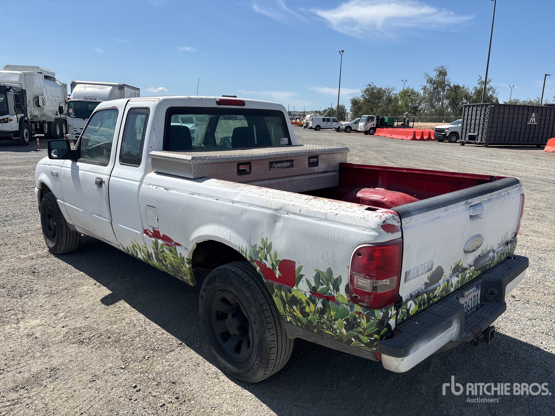 General Appearance with Bild, Ecke hinten links