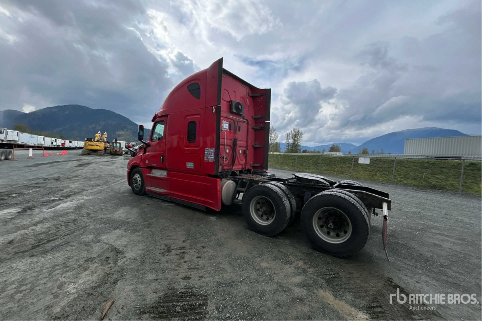 General Appearance with Bild, Ecke hinten links