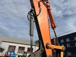 Hydraulics with Thumb Cylinder