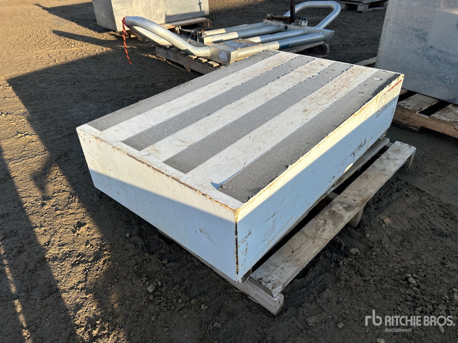 General Appearance with Foto, angolo anteriore sinistro