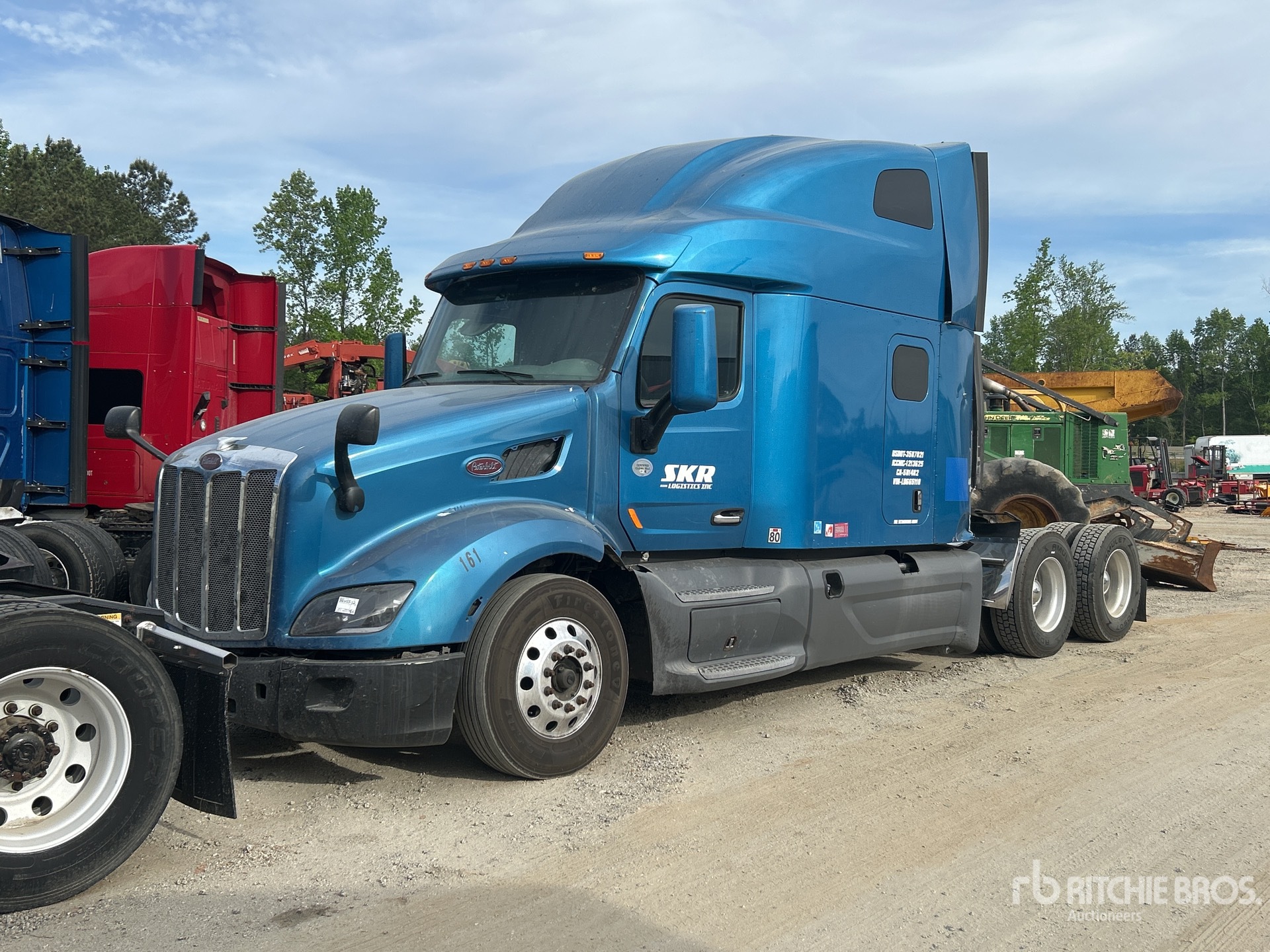 General Appearance with Picture, Left Front Corner