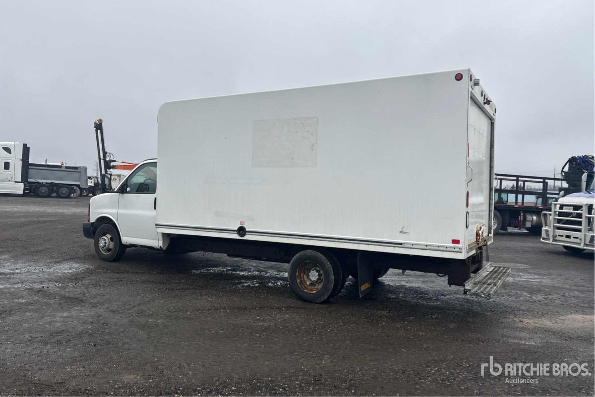 General Appearance with Picture, Left Rear Corner