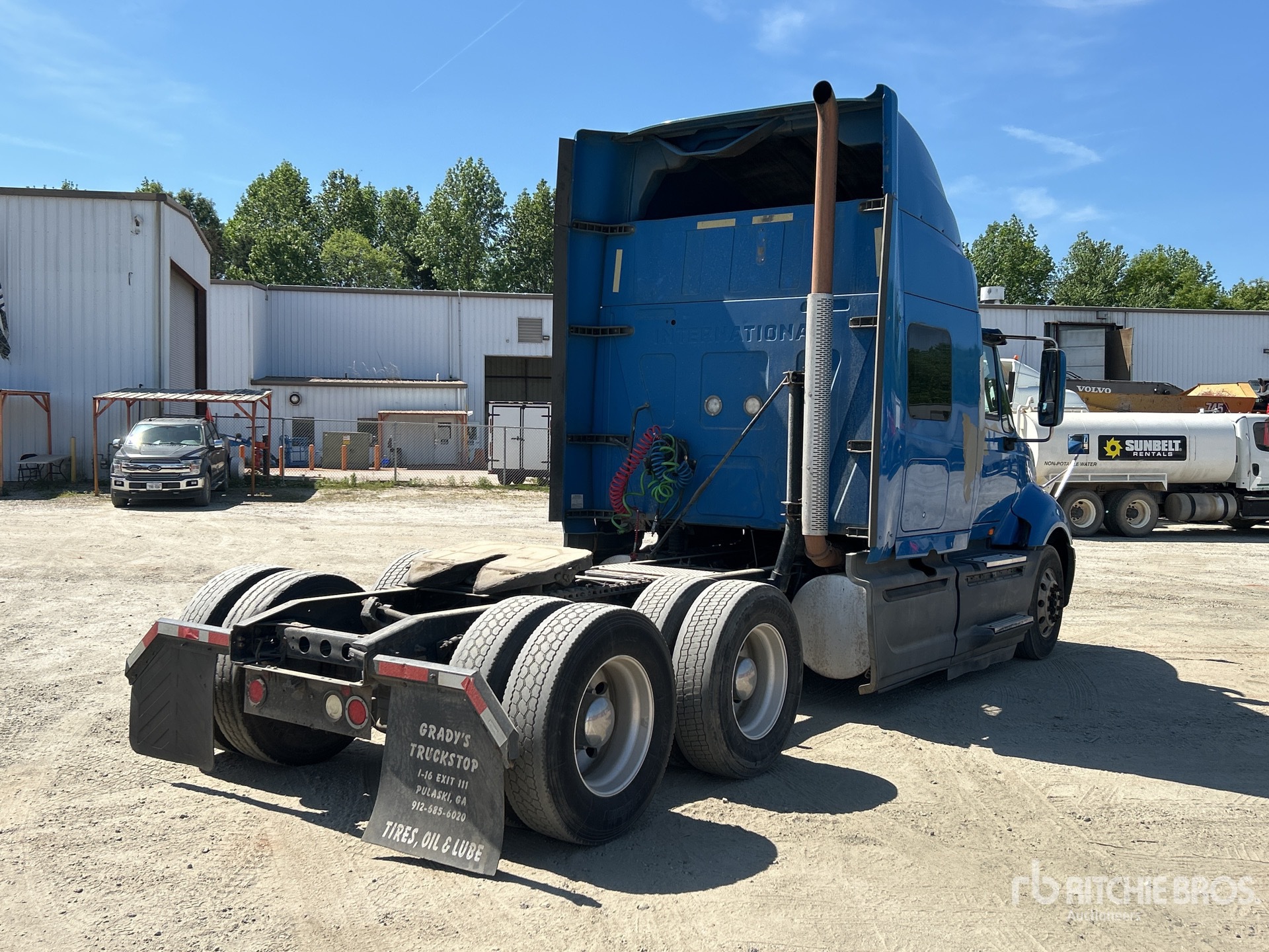 General Appearance with Imagen: esquina trasera derecha