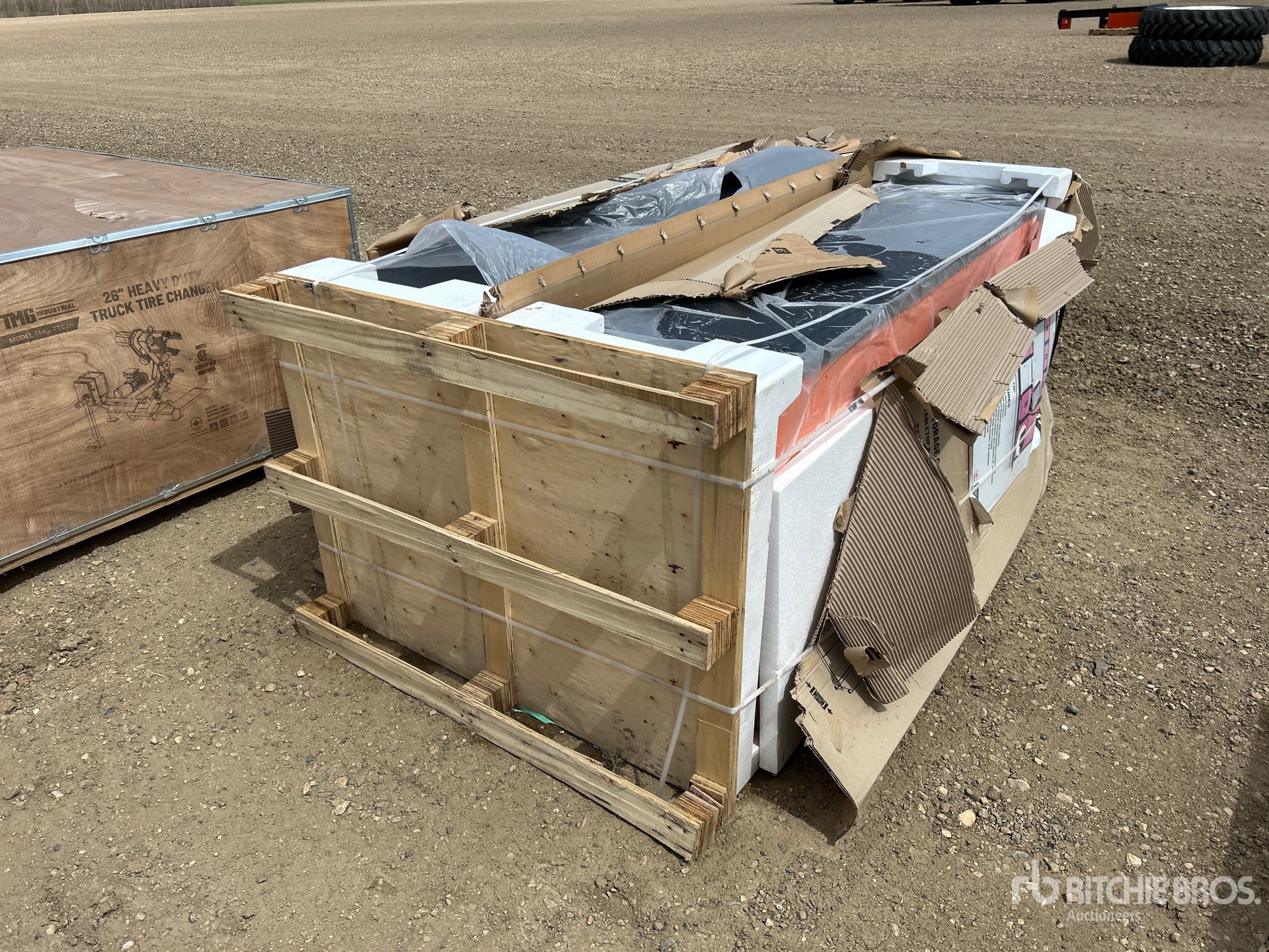 General Appearance with Picture, Right Rear Corner