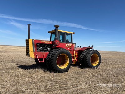 リィ 1983 Versatile 835 Articulated 4WD Tractor | Ritchie Bros. Auctioneers
