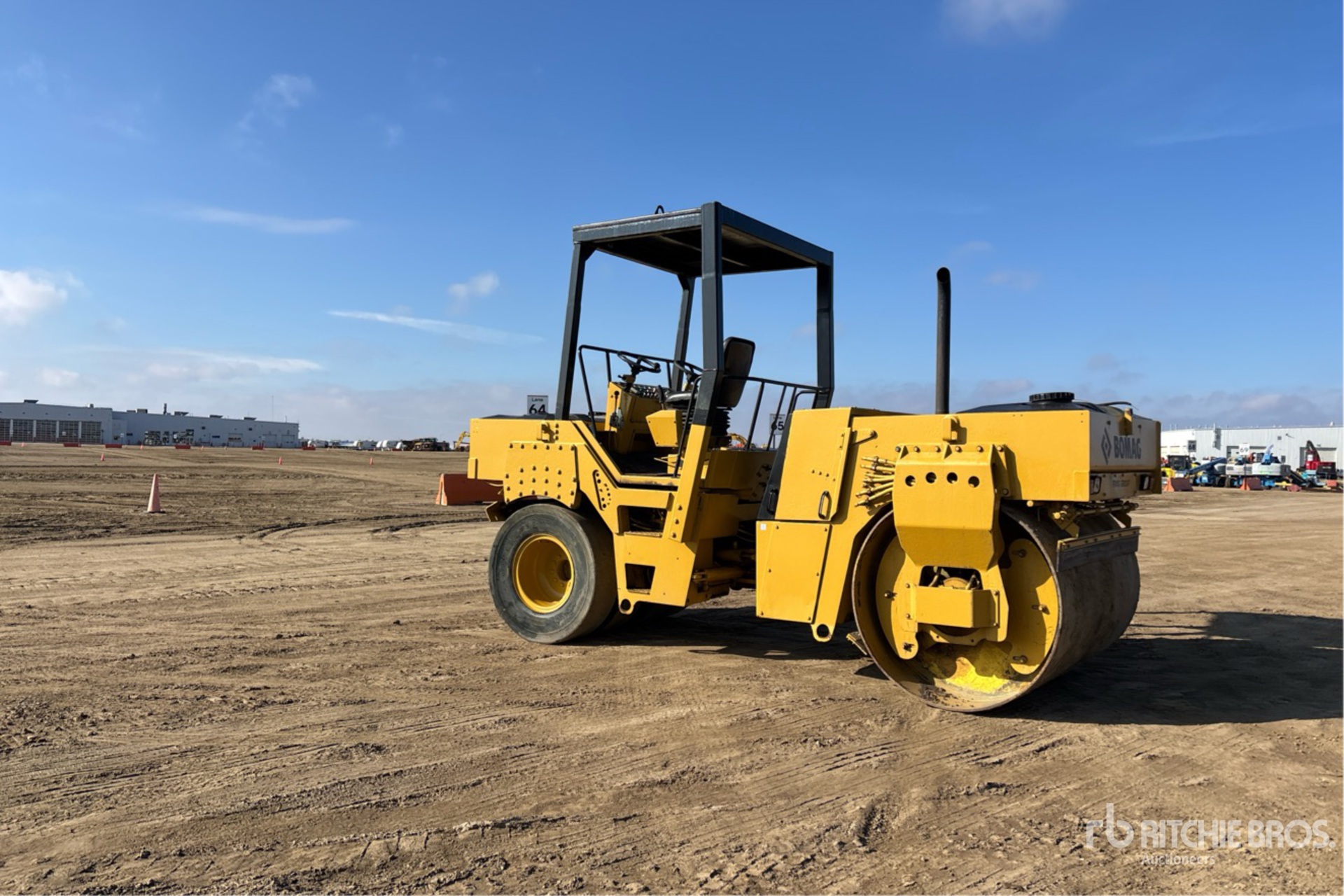 General Appearance with Bild, Ecke hinten links